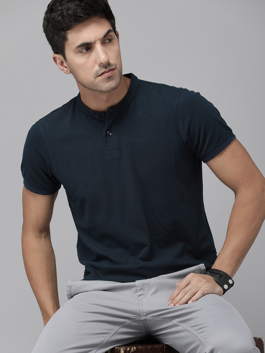 Roadster Men Mandarin Collar T-shirt, Navy blue
Roadster Men Mandarin Collar T-shirt, Navy blue