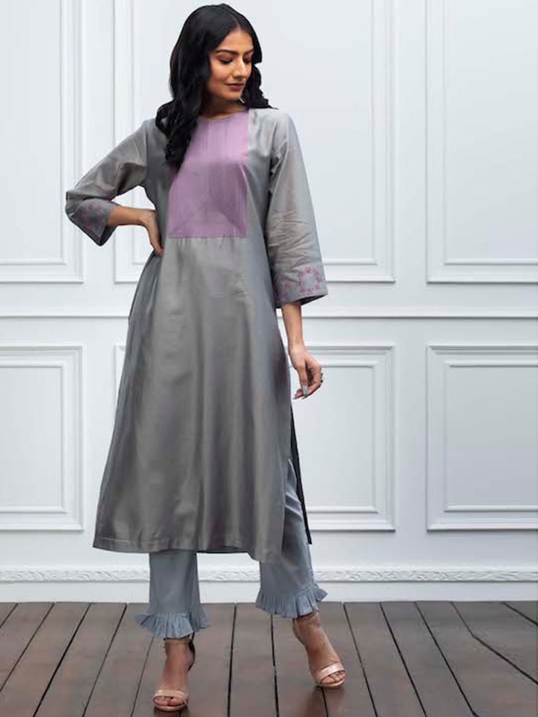 SMRITI GUPTA Embroidered Thread Work Chanderi Cotton Kurta with Trousers & Dupatta, Grey
SMRITI GUPTA Embroidered Thread Work Chanderi Cotton Kurta with Trousers & Dupatta, Grey
