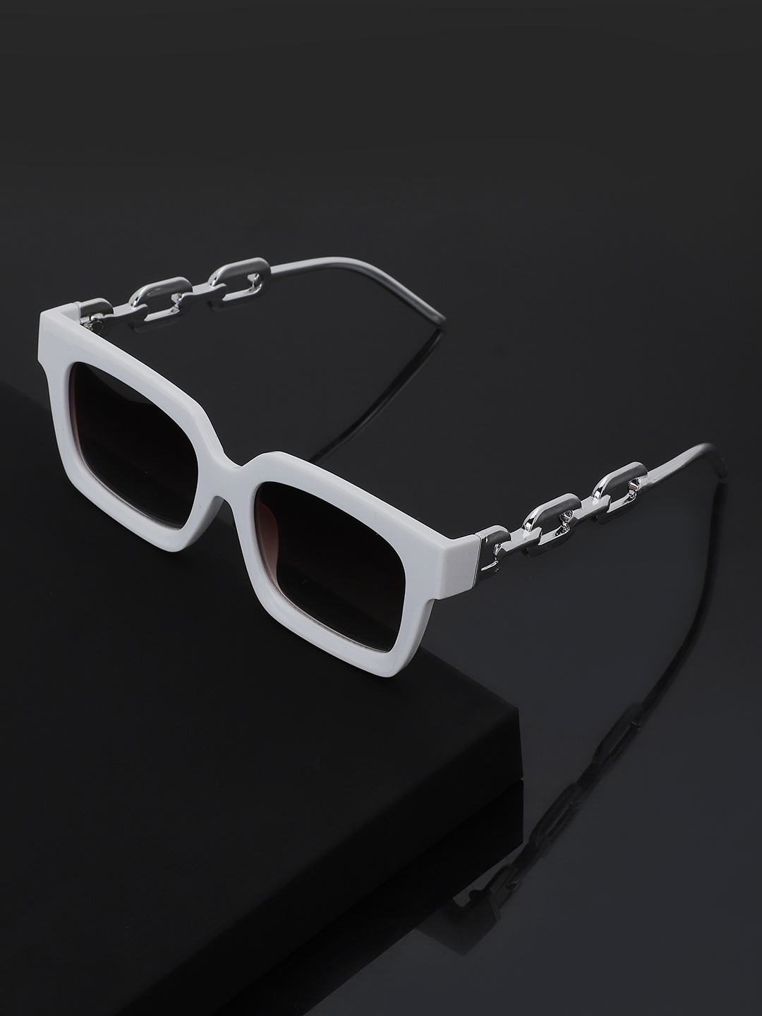 Carlton London Premium Women Square Sunglasses With Polarised & UV Protected Lens CLSW167, Silver
Carlton London Premium Women Square Sunglasses With Polarised & UV Protected Lens CLSW167, Silver