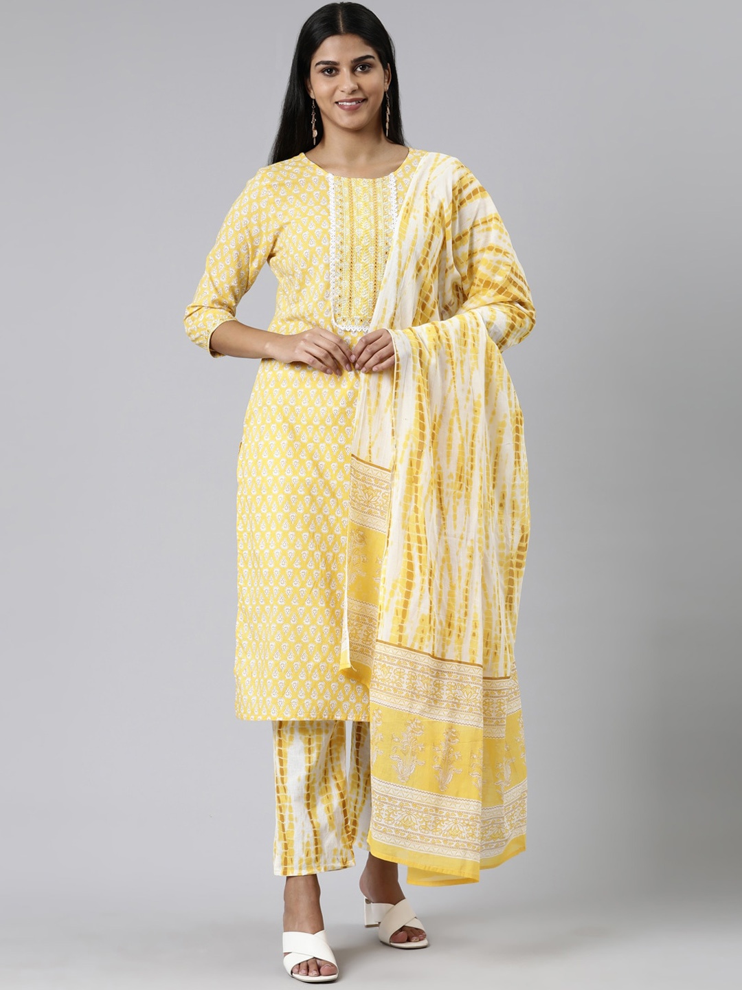 Neerus Ethnic Motifs Printed Thread Work Pure Cotton Kurta with Trousers & With Dupatta, Yellow
Neerus Ethnic Motifs Printed Thread Work Pure Cotton Kurta with Trousers & With Dupatta, Yellow
