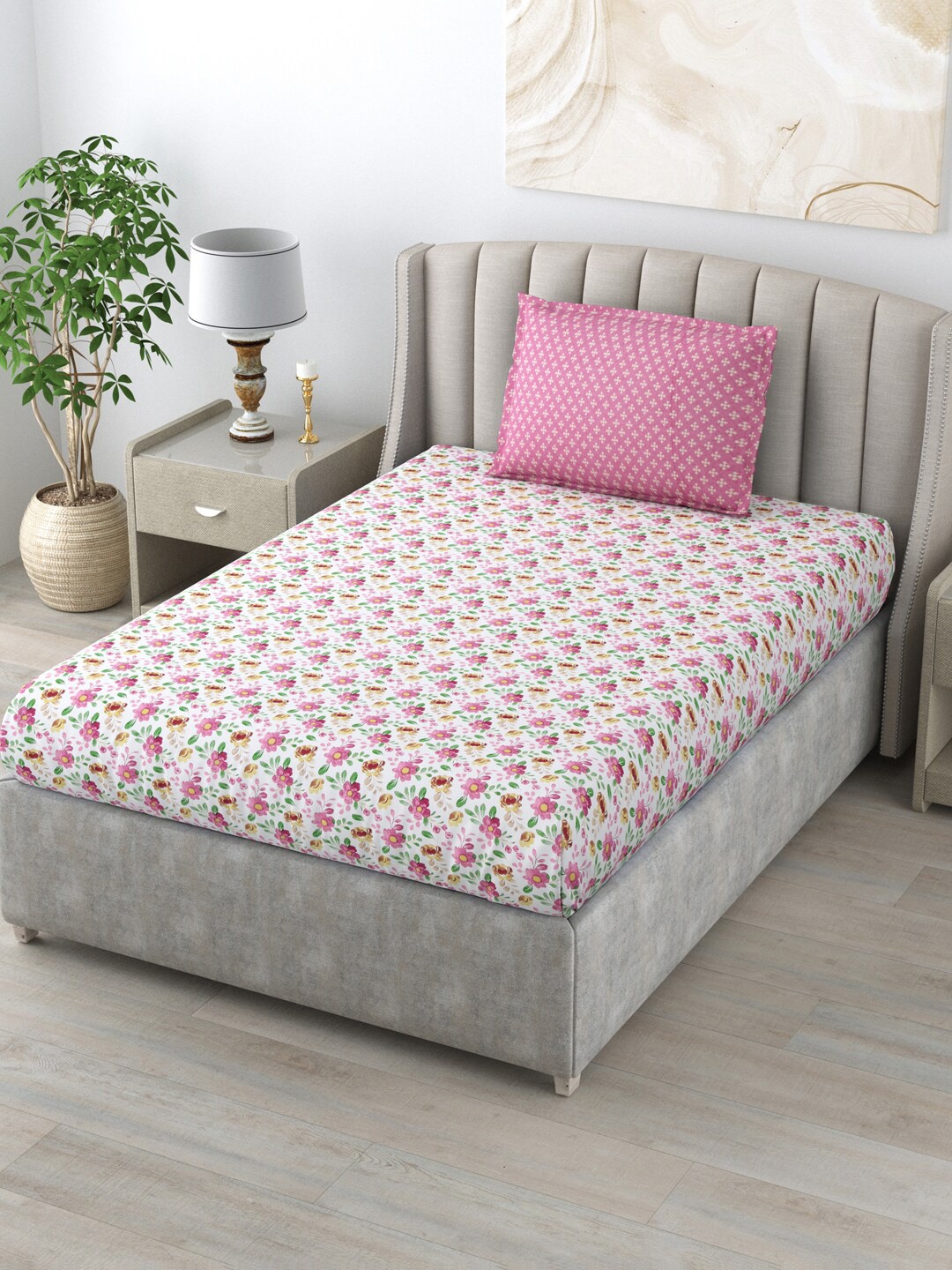 Salona Bichona Austere Off White & Pink Floral 144 TC Single Bedsheet With 1 Pillow Cover
Salona Bichona Austere Off White & Pink Floral 144 TC Single Bedsheet With 1 Pillow Cover