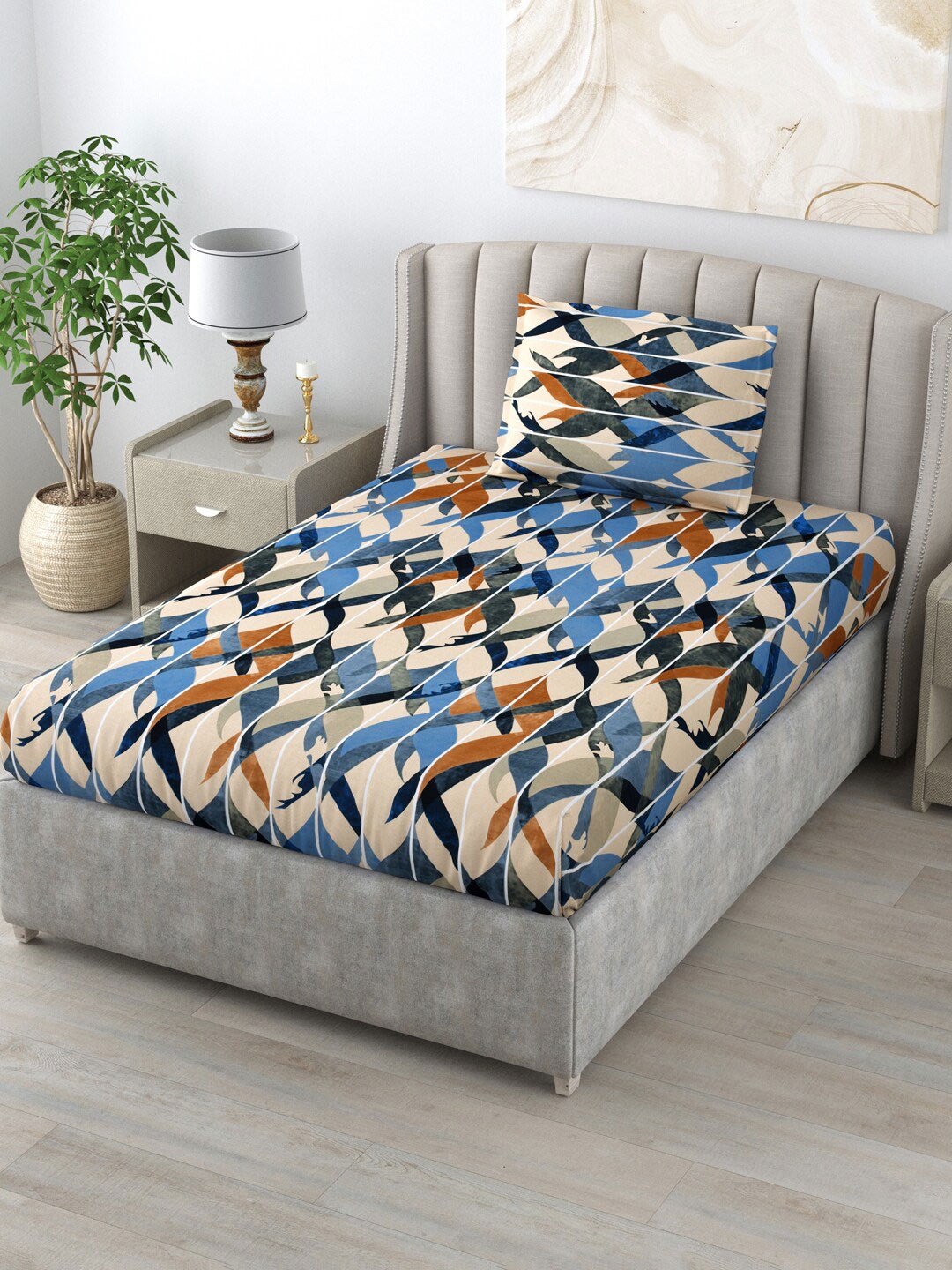 Salona Bichona Austere Beige & Blue Floral 144 TC Single Bedsheet With 1 Pillow Cover
Salona Bichona Austere Beige & Blue Floral 144 TC Single Bedsheet With 1 Pillow Cover