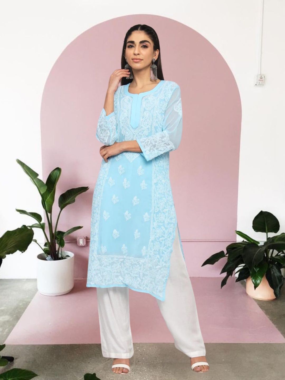 PARAMOUNT CHIKAN Ethnic Motifs Embroidered Chikankari Straight Georgette Kurta with Slip, Blue
PARAMOUNT CHIKAN Ethnic Motifs Embroidered Chikankari Straight Georgette Kurta with Slip, Blue