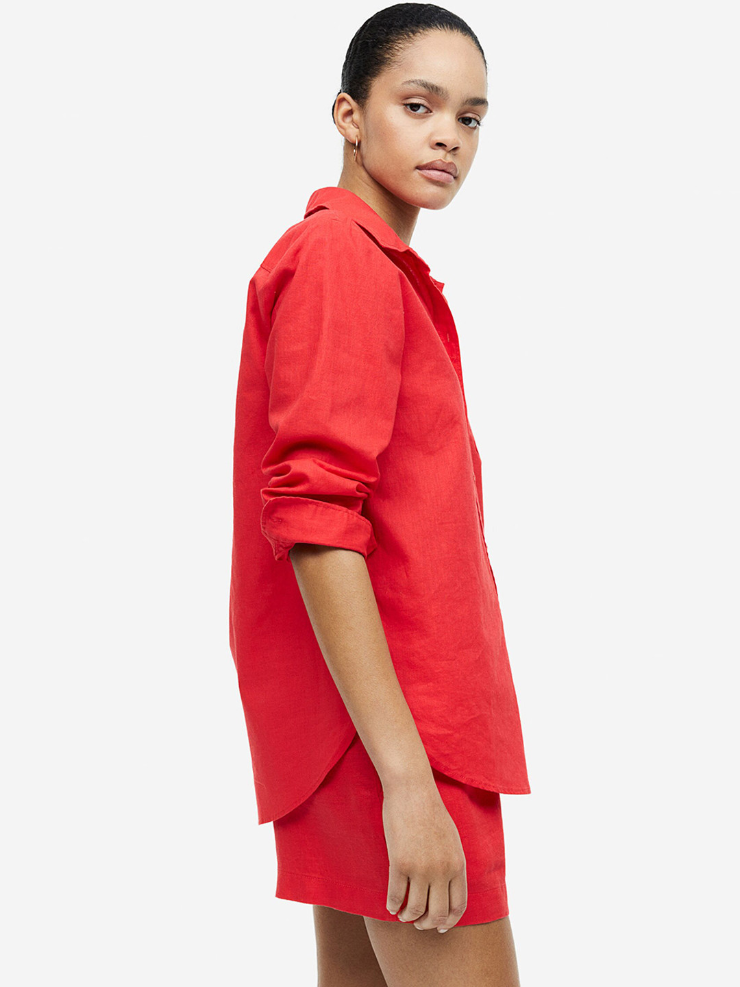 H&M Women Pure Linen shorts, Red
H&M Women Pure Linen shorts, Red