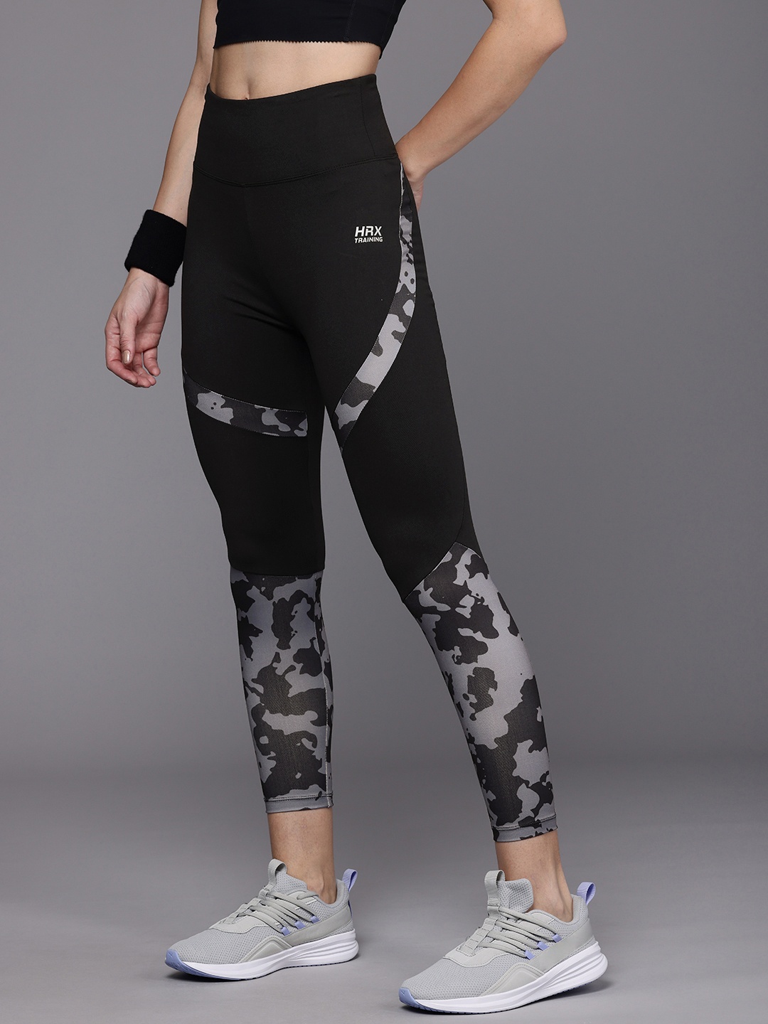 HRX by Hrithik Roshan Women Skinny Fit Rapid Dry & Antimicrobial Training Tights, Black
HRX by Hrithik Roshan Women Skinny Fit Rapid Dry & Antimicrobial Training Tights, Black