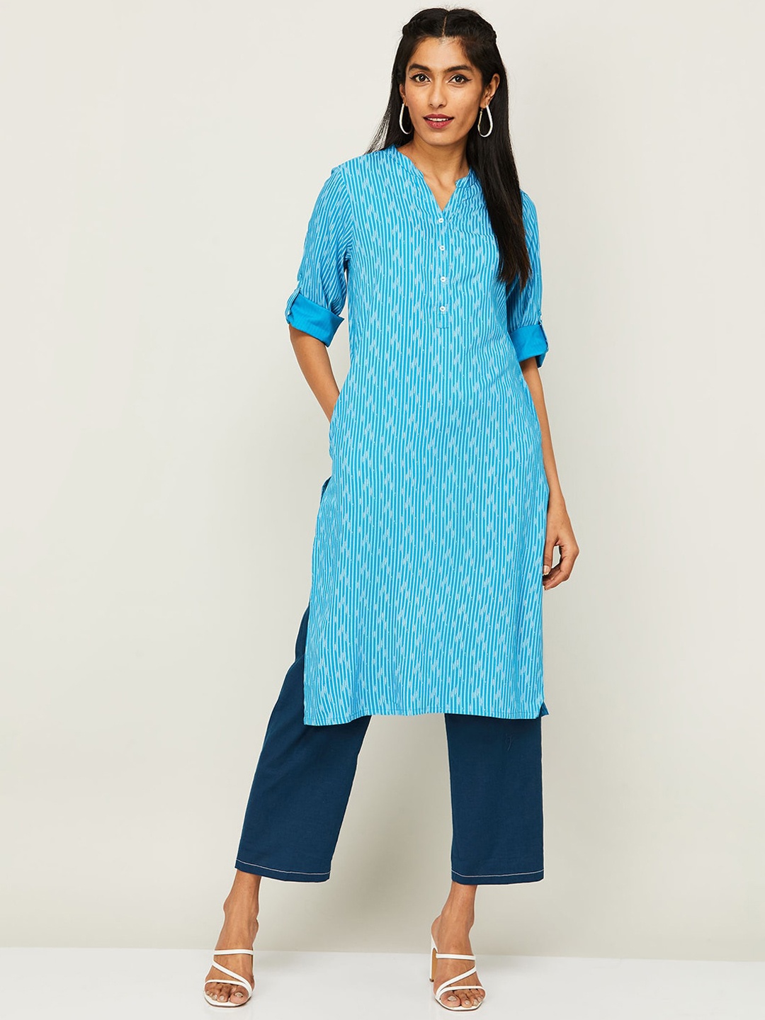 Melange by Lifestyle Roll-Up Sleeves Mandarin Collar Woven Design Straight Kurta, Blue
Melange by Lifestyle Roll-Up Sleeves Mandarin Collar Woven Design Straight Kurta, Blue