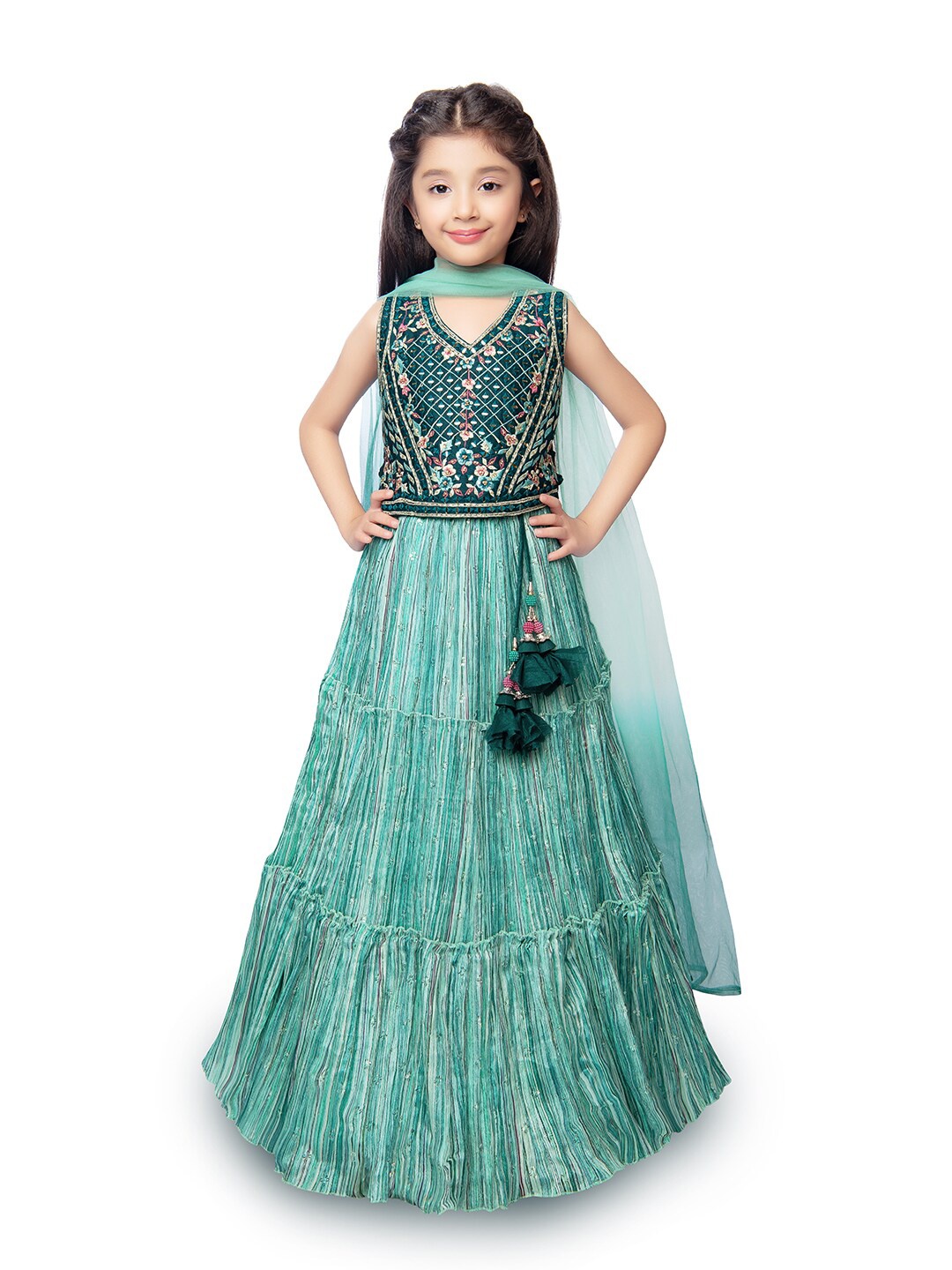 BETTY Girls Embellished Mirror Work V-Neck Ready to Wear Lehenga & Blouse With Dupatta, Green
BETTY Girls Embellished Mirror Work V-Neck Ready to Wear Lehenga & Blouse With Dupatta, Green