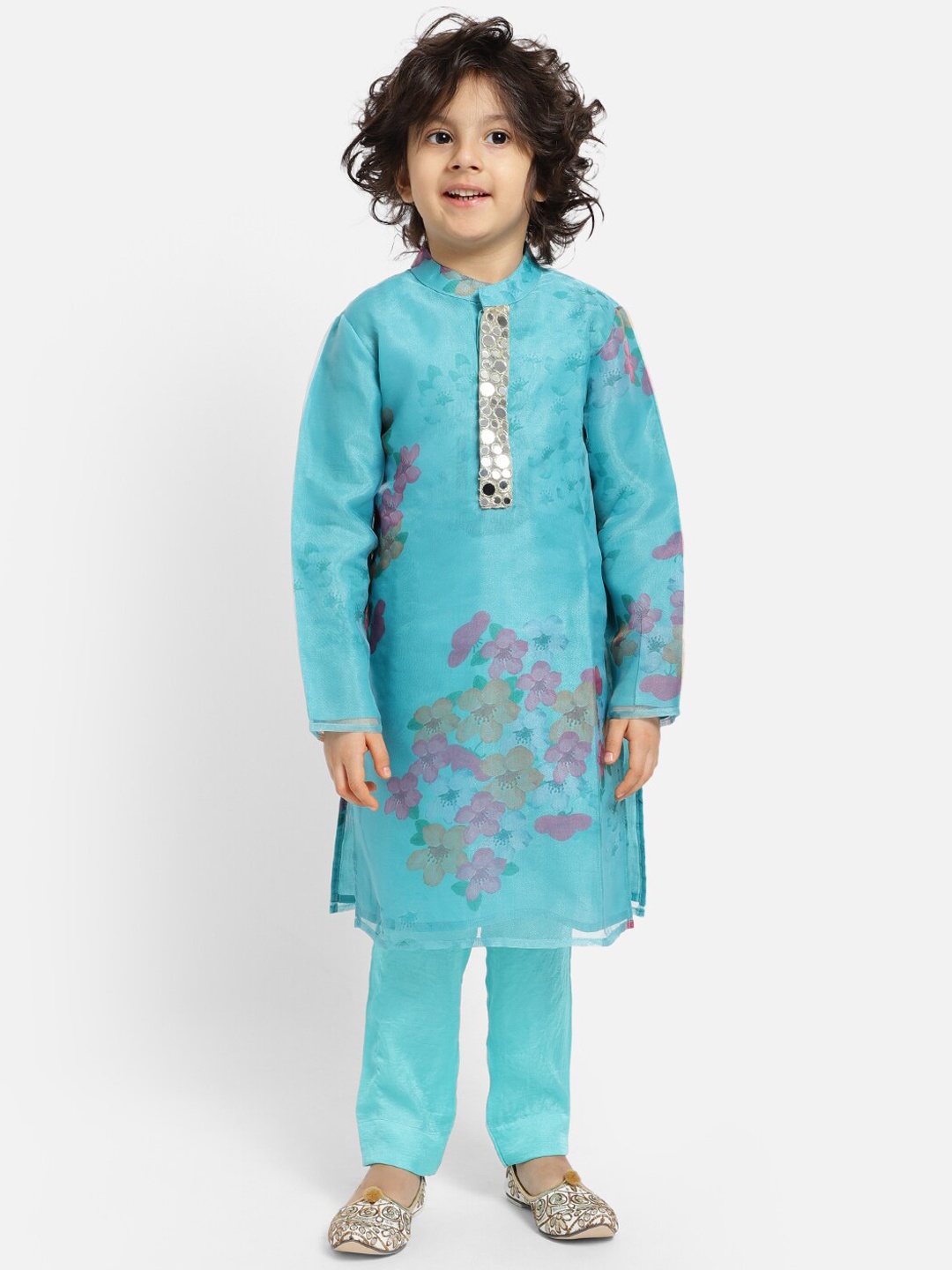 PICCOLO Boys Floral Printed Mirror Work Straight Kurta with Pyjamas, Turquoise blue
PICCOLO Boys Floral Printed Mirror Work Straight Kurta with Pyjamas, Turquoise blue