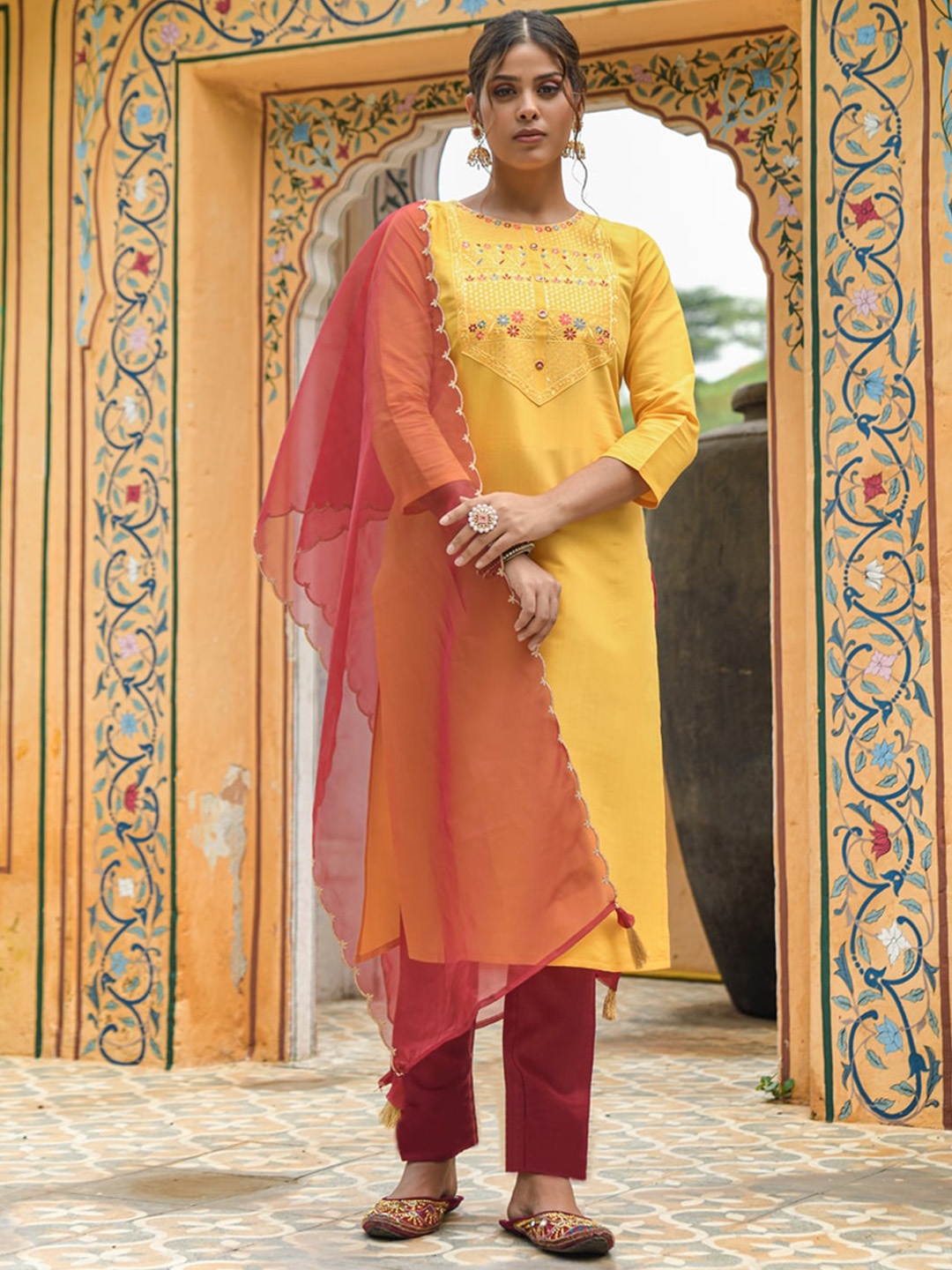 BESUCHER Ethnic Motifs Embroidered Sequinned Kurta with Salwar & With Dupatta, Mustard
BESUCHER Ethnic Motifs Embroidered Sequinned Kurta with Salwar & With Dupatta, Mustard