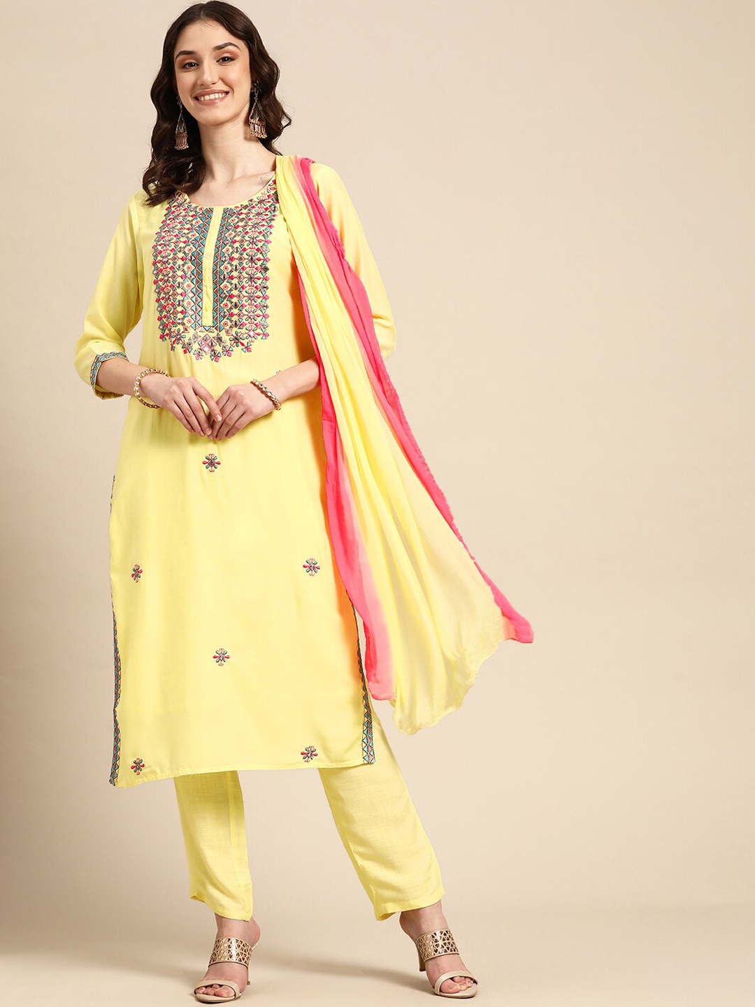 BESUCHER Ethnic Motifs Embroidered Mirror Work Kurta with Trousers & Dupatta, Yellow
BESUCHER Ethnic Motifs Embroidered Mirror Work Kurta with Trousers & Dupatta, Yellow