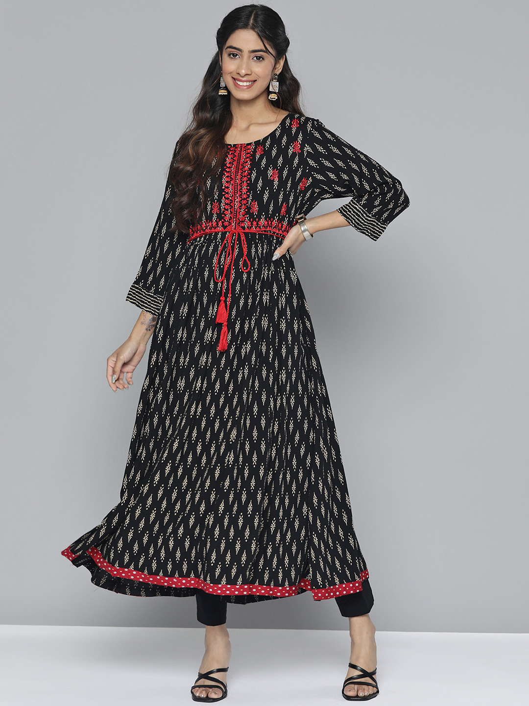 HERE&NOW Women Ethnic Motifs Embroidered Kurta with a Belt, Black
HERE&NOW Women Ethnic Motifs Embroidered Kurta with a Belt, Black