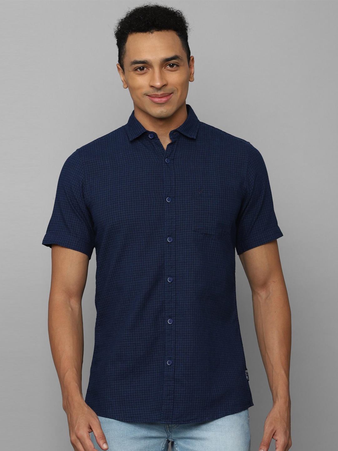 Allen Solly Sport Grid Tattersall Checks Checked Pure Cotton Casual Shirt, Navy blue
Allen Solly Sport Grid Tattersall Checks Checked Pure Cotton Casual Shirt, Navy blue