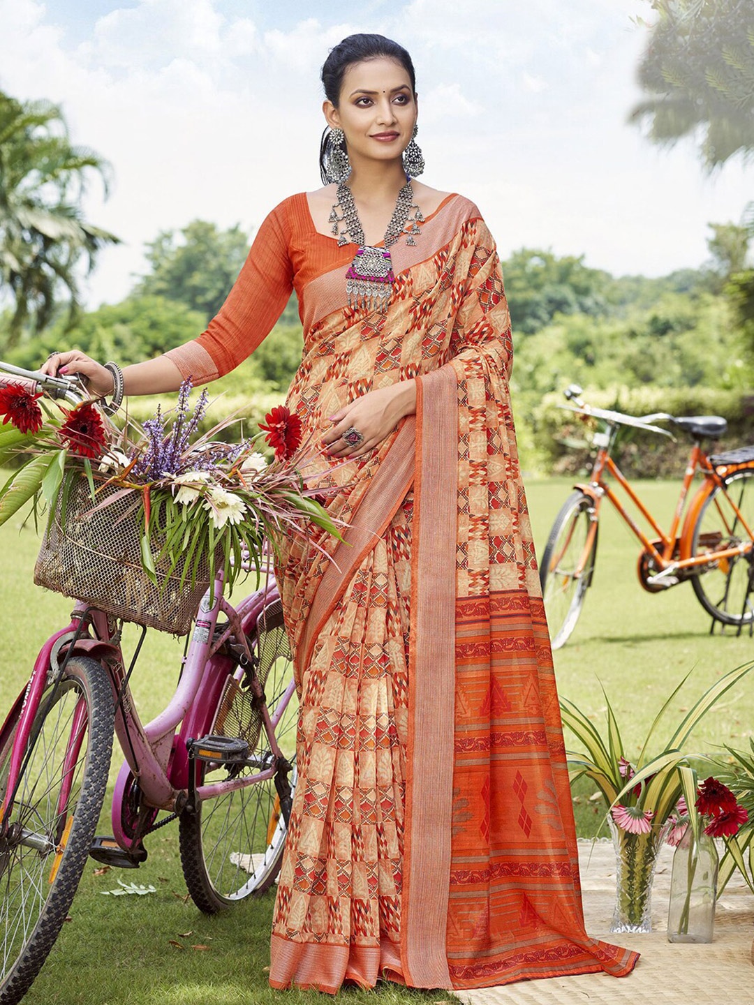 Satrani Ethnic Motifs Printed Saree, Orange