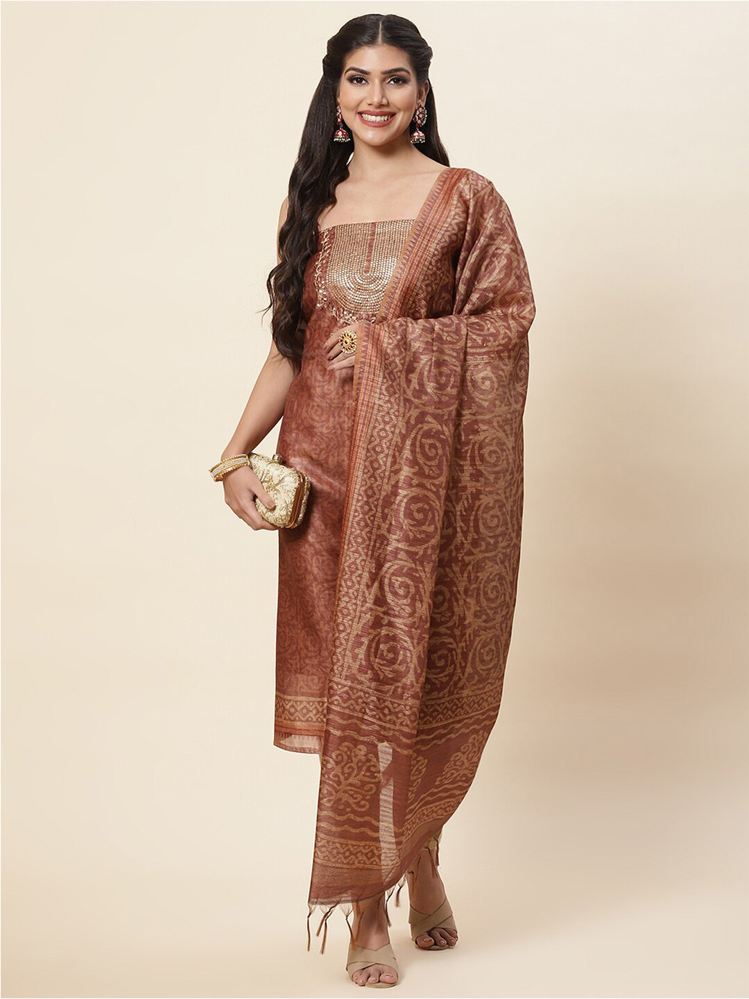 Meena Bazaar Brown & Gold-Toned Embroidered Pure Silk Unstitched Dress Material
Meena Bazaar Brown & Gold-Toned Embroidered Pure Silk Unstitched Dress Material