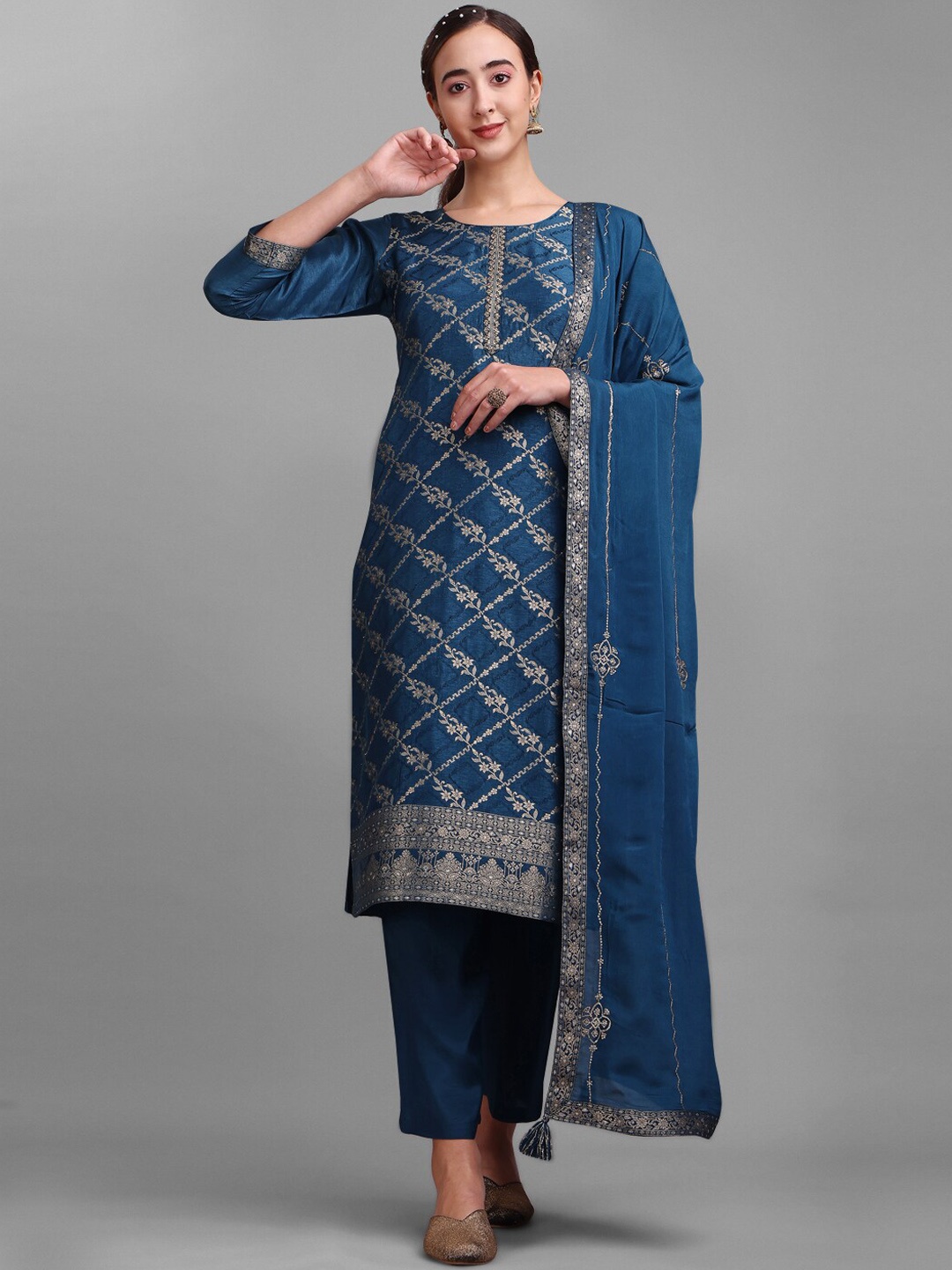 Seerat Ethnic Motif Woven Design Zardozi Pure Silk Kurta with Trousers & Dupatta, Teal
Seerat Ethnic Motif Woven Design Zardozi Pure Silk Kurta with Trousers & Dupatta, Teal