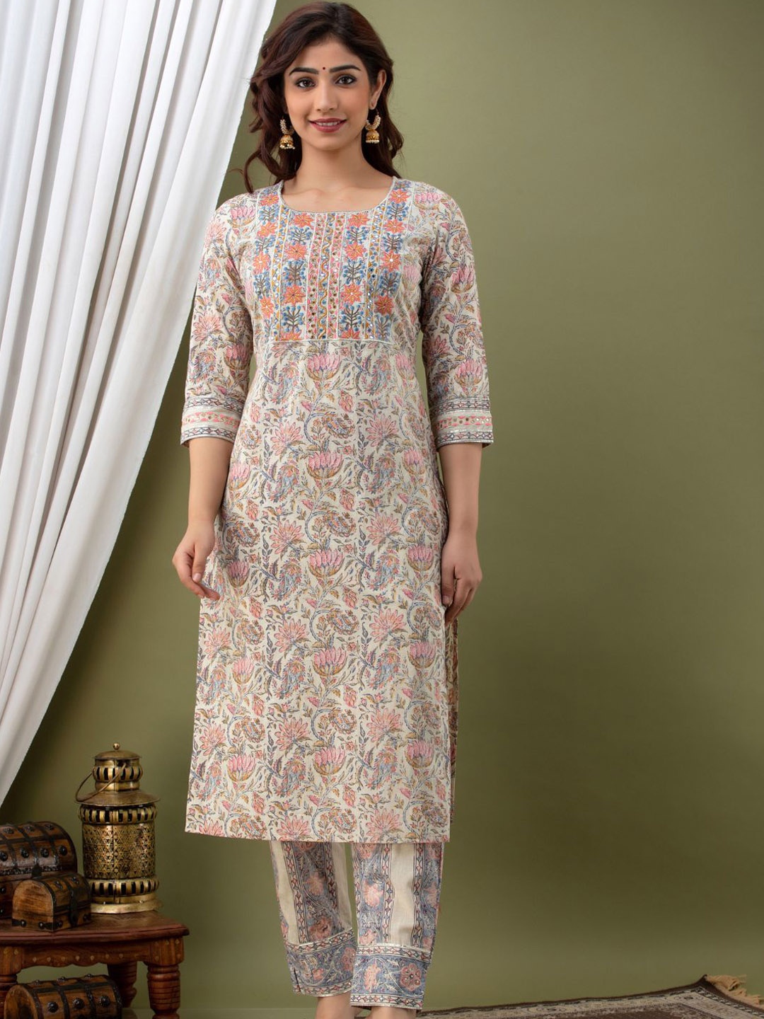 Zolo Label Women Cream-Coloured Ethnic Motifs Embroidered Pure Cotton Kurta with Palazzos & With Dupatta
Zolo Label Women Cream-Coloured Ethnic Motifs Embroidered Pure Cotton Kurta with Palazzos & With Dupatta