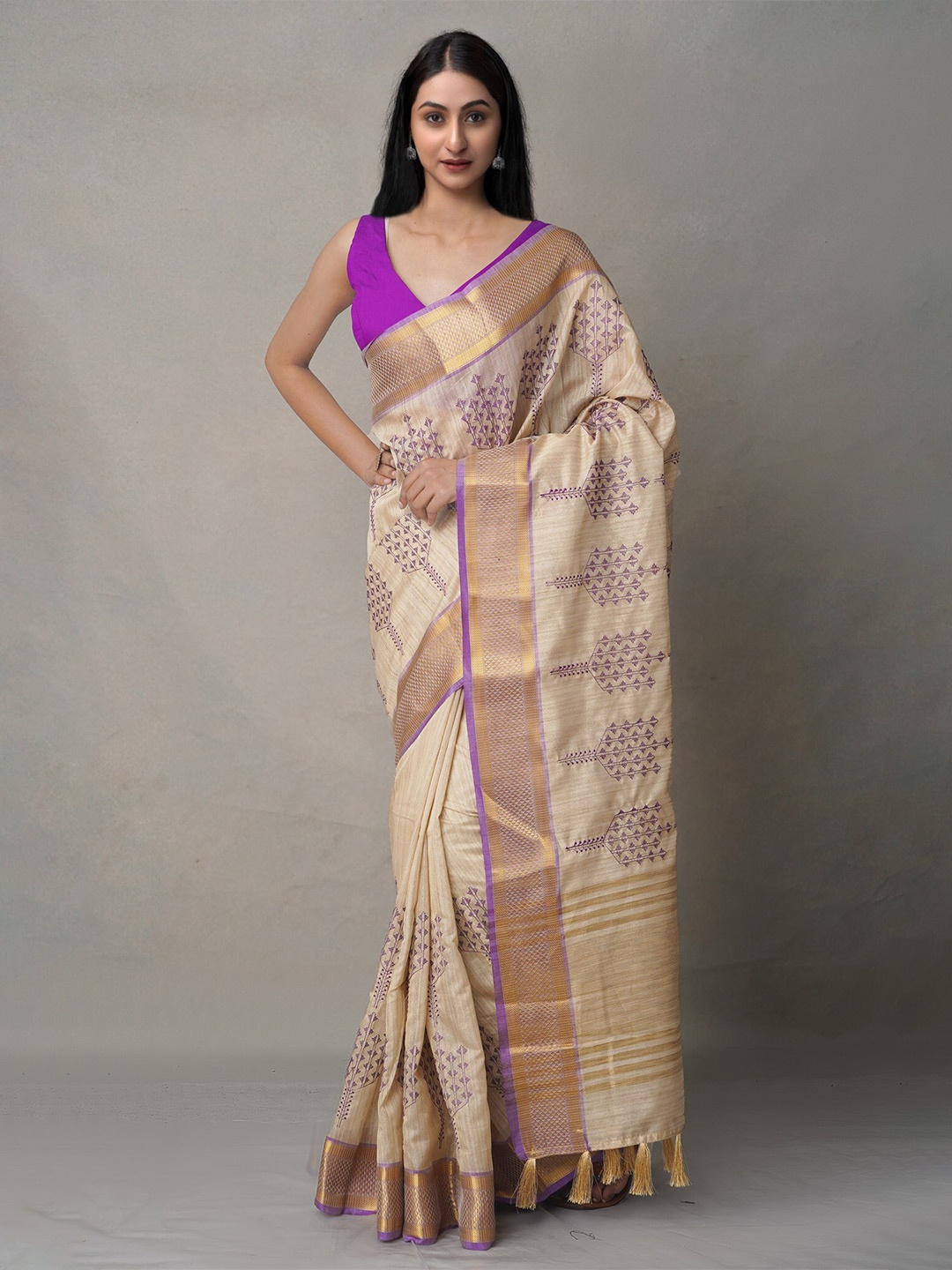 Unnati Silks Cream-Coloured & Purple Ethnic Motifs Zari Silk Cotton Maheshwari Saree
Unnati Silks Cream-Coloured & Purple Ethnic Motifs Zari Silk Cotton Maheshwari Saree