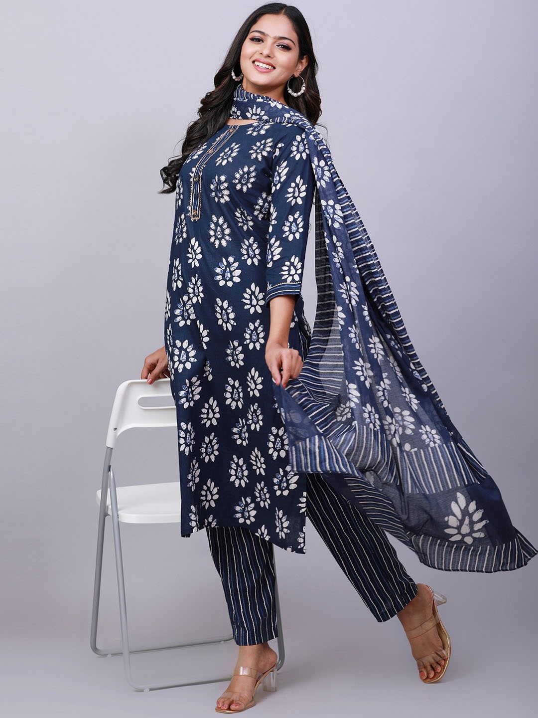NAYRA Floral Printed Gotta Patti Pure Cotton Kurta with Trousers & Dupatta, Navy blue
NAYRA Floral Printed Gotta Patti Pure Cotton Kurta with Trousers & Dupatta, Navy blue
