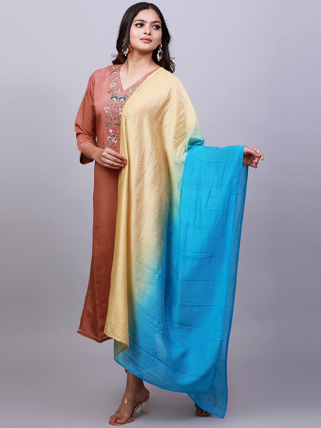 NAYRA Floral Embroidered V-Neck Sequined Straight Kurti with Trousers & Dupatta, Brown
NAYRA Floral Embroidered V-Neck Sequined Straight Kurti with Trousers & Dupatta, Brown