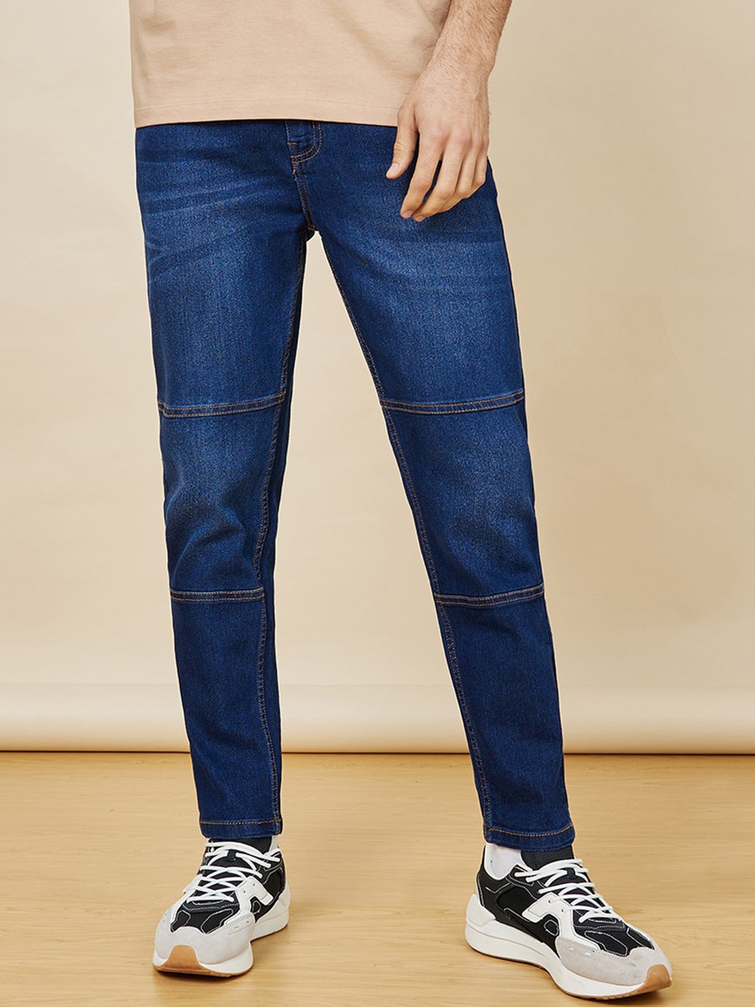 Styli Men Crop Length Dark Washed Relaxed Fit Denim Jeans with Panel Stitch Detail, Blue
Styli Men Crop Length Dark Washed Relaxed Fit Denim Jeans with Panel Stitch Detail, Blue