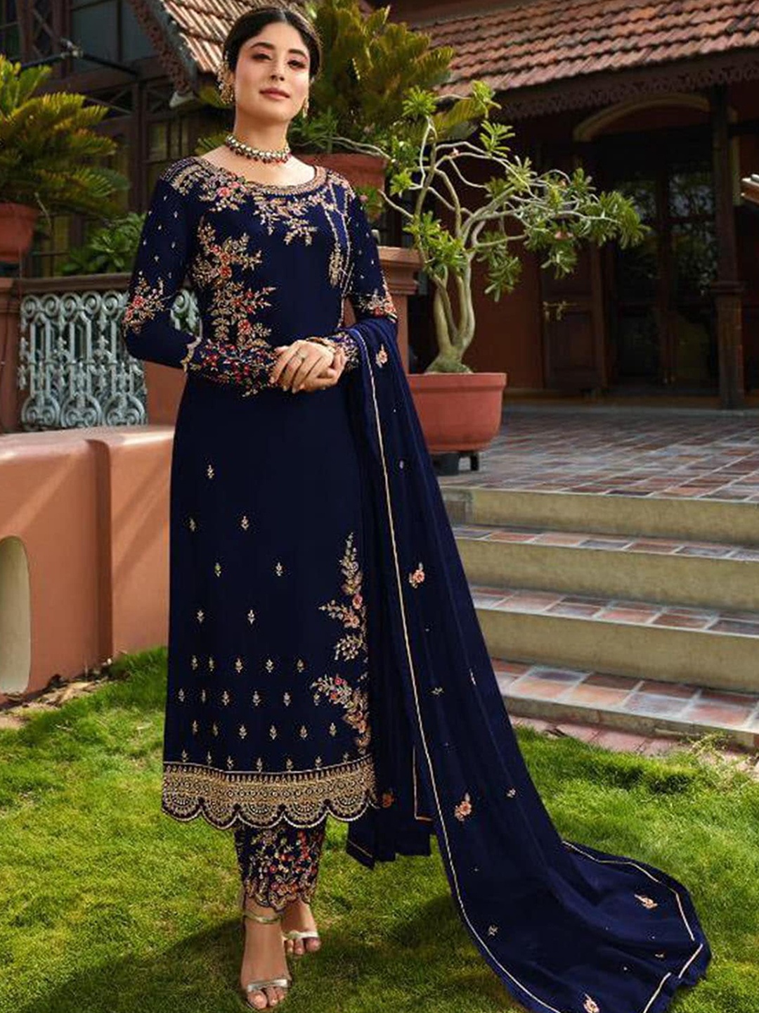 ODETTE Women Navy Blue Floral Embroidered Aari Work Kurta with Salwar & With Dupatta
ODETTE Women Navy Blue Floral Embroidered Aari Work Kurta with Salwar & With Dupatta