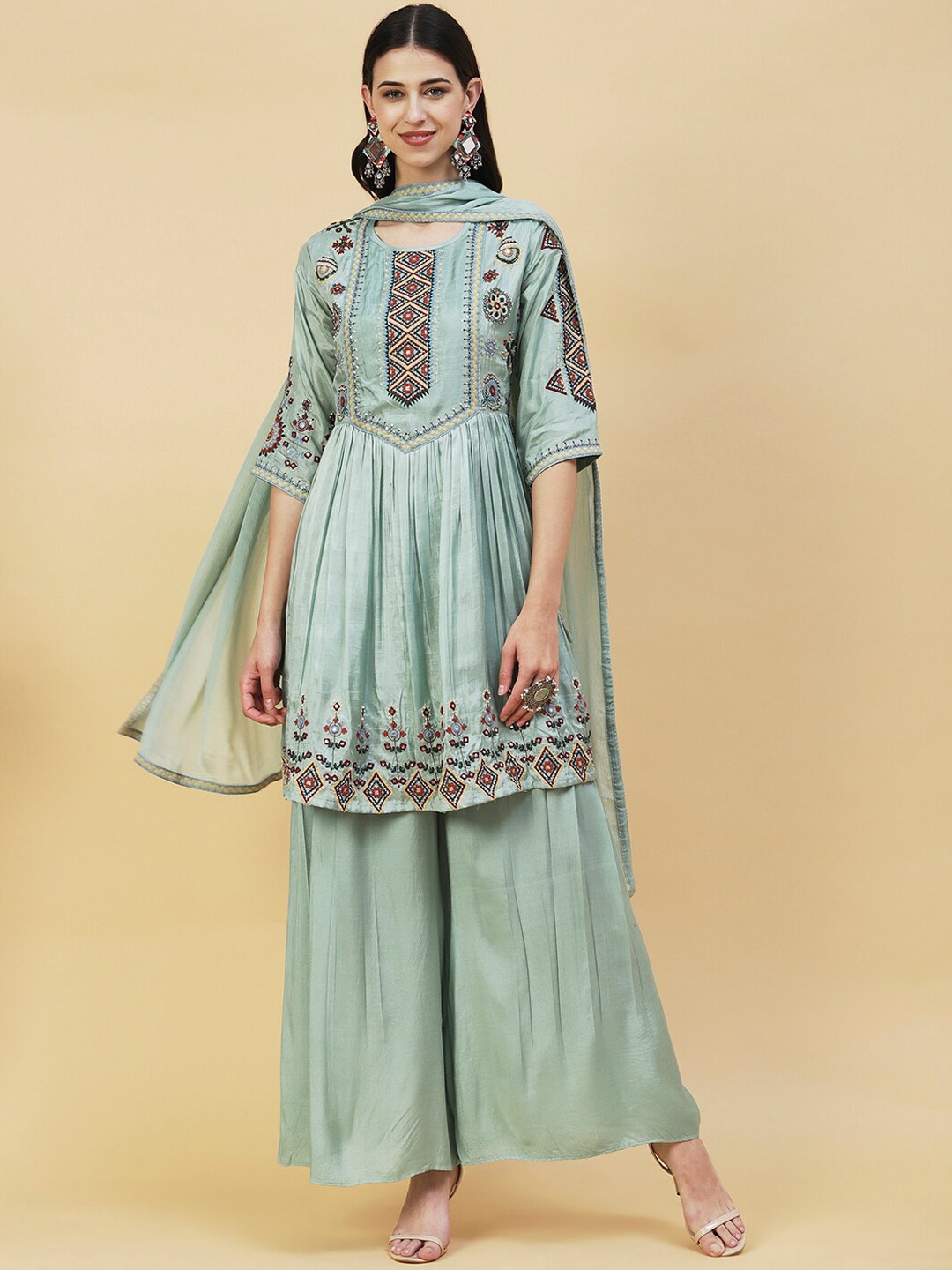 Envy Me by FASHOR Embroidered Empire Beads & Stones Kurta with Palazzos & Dupatta, Sea green
Envy Me by FASHOR Embroidered Empire Beads & Stones Kurta with Palazzos & Dupatta, Sea green