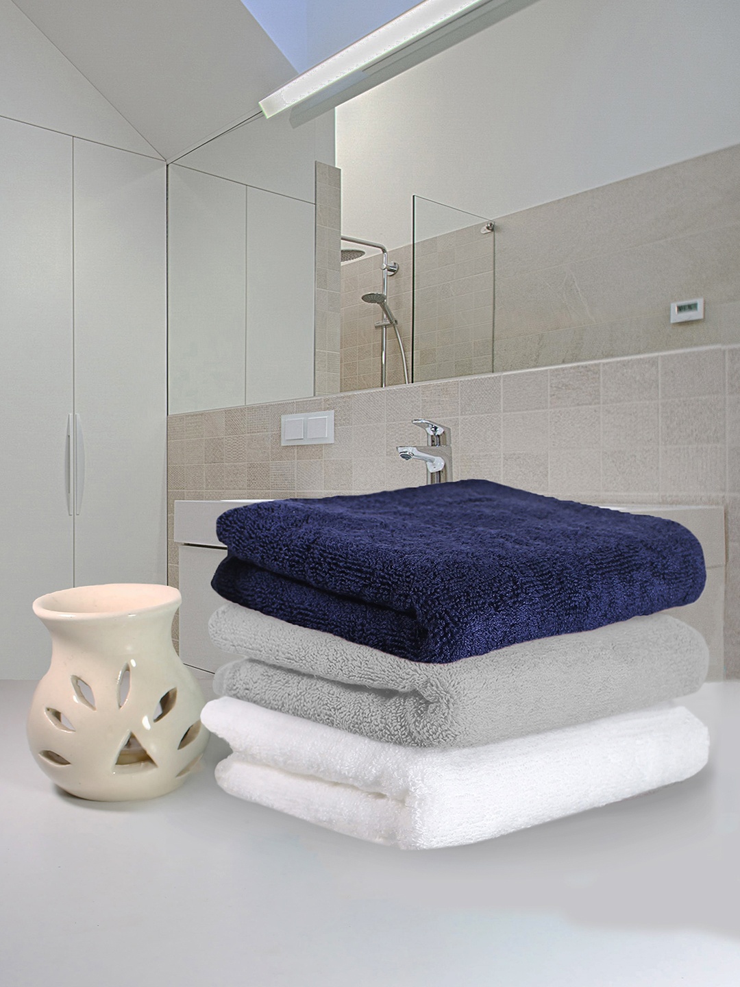 Heelium Unisex Pack of 3 Bamboo Super Soft & Quick Drying Home & Gym Hand Towel, Blue
Heelium Unisex Pack of 3 Bamboo Super Soft & Quick Drying Home & Gym Hand Towel, Blue