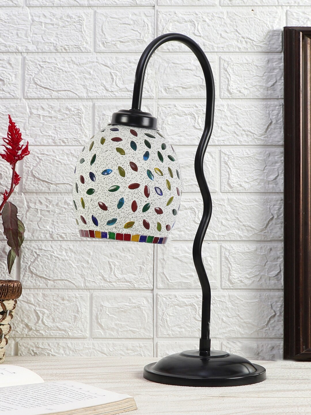 Devansh Black & White Printed Zig Zag Curvy Table Lamp With Mosaic Glass Shade
Devansh Black & White Printed Zig Zag Curvy Table Lamp With Mosaic Glass Shade
