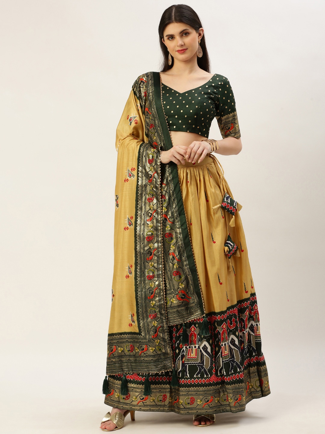 LOOKNBOOK ART Foil Print Dola Silk Semi-Stitched Lehenga & Unstitched Blouse With Dupatta, Cream
LOOKNBOOK ART Foil Print Dola Silk Semi-Stitched Lehenga & Unstitched Blouse With Dupatta, Cream