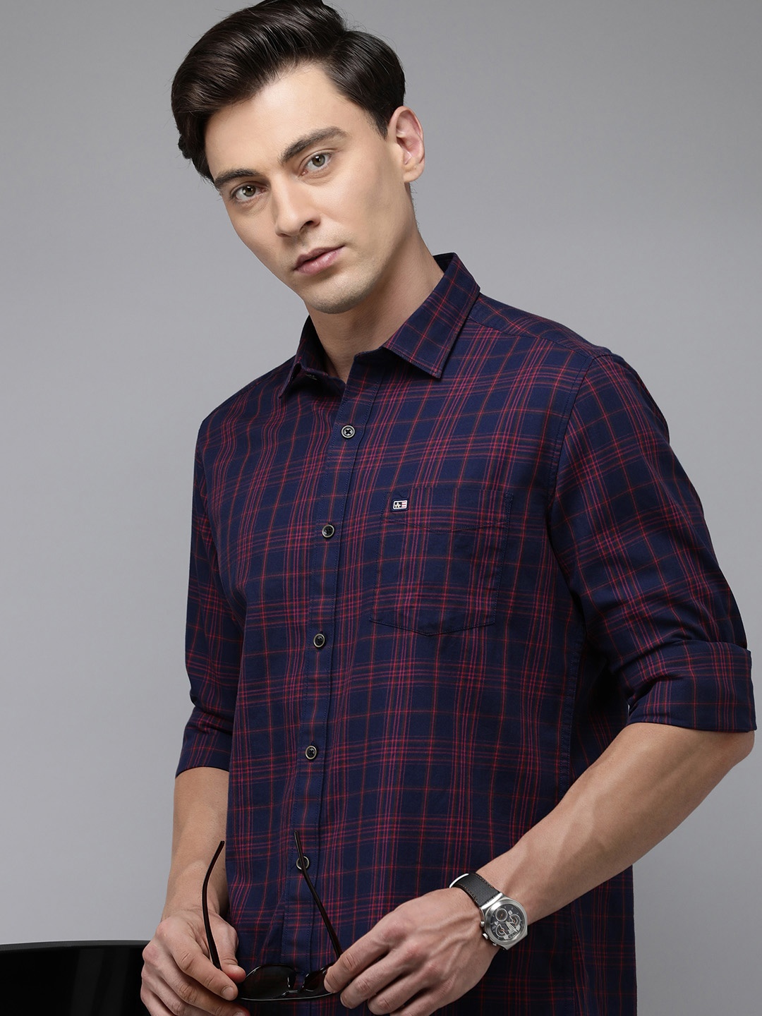 Arrow Sport Men Pure Cotton Manhattan Slim Fit Opaque Checked Casual Shirt, Navy blue
Arrow Sport Men Pure Cotton Manhattan Slim Fit Opaque Checked Casual Shirt, Navy blue