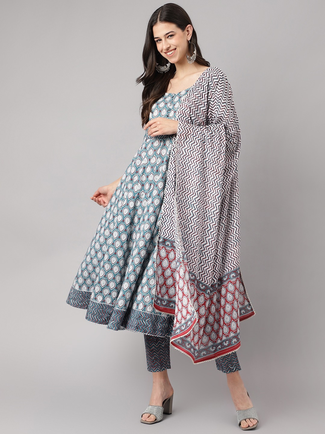 Divena Ethnic Motifs Printed Gotta Patti Pure Cotton Kurta with Trousers & Dupatta, Turquoise blue
Divena Ethnic Motifs Printed Gotta Patti Pure Cotton Kurta with Trousers & Dupatta, Turquoise blue