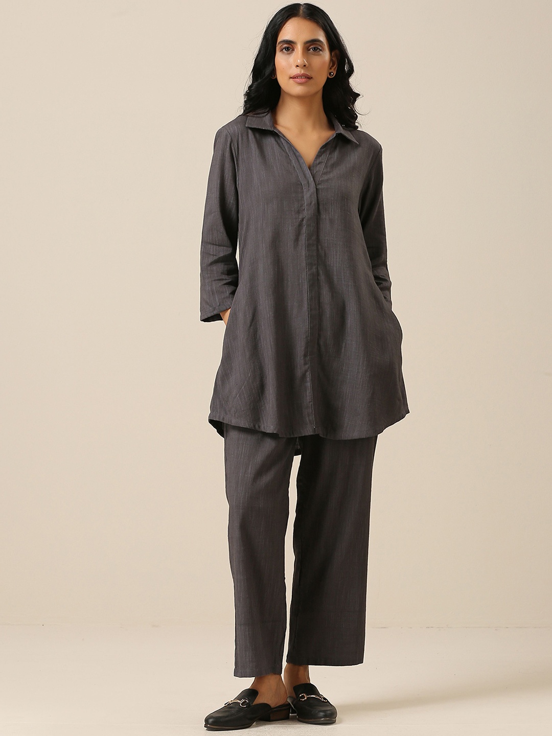 trueBrowns Self Design Shirt Collar Neck Pure Cotton Tunic With Trouser Co-Ords, Grey
trueBrowns Self Design Shirt Collar Neck Pure Cotton Tunic With Trouser Co-Ords, Grey
