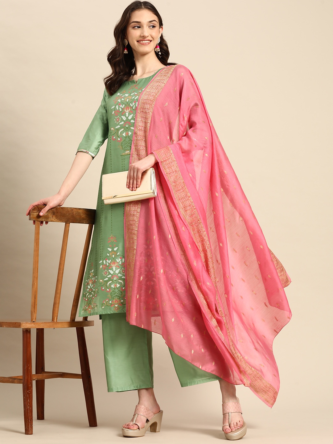 Sangria Women Green Ethnic Motifs Printed Regular Gotta Patti Chanderi Cotton Kurta with Palazzos & With
Sangria Women Green Ethnic Motifs Printed Regular Gotta Patti Chanderi Cotton Kurta with Palazzos & With