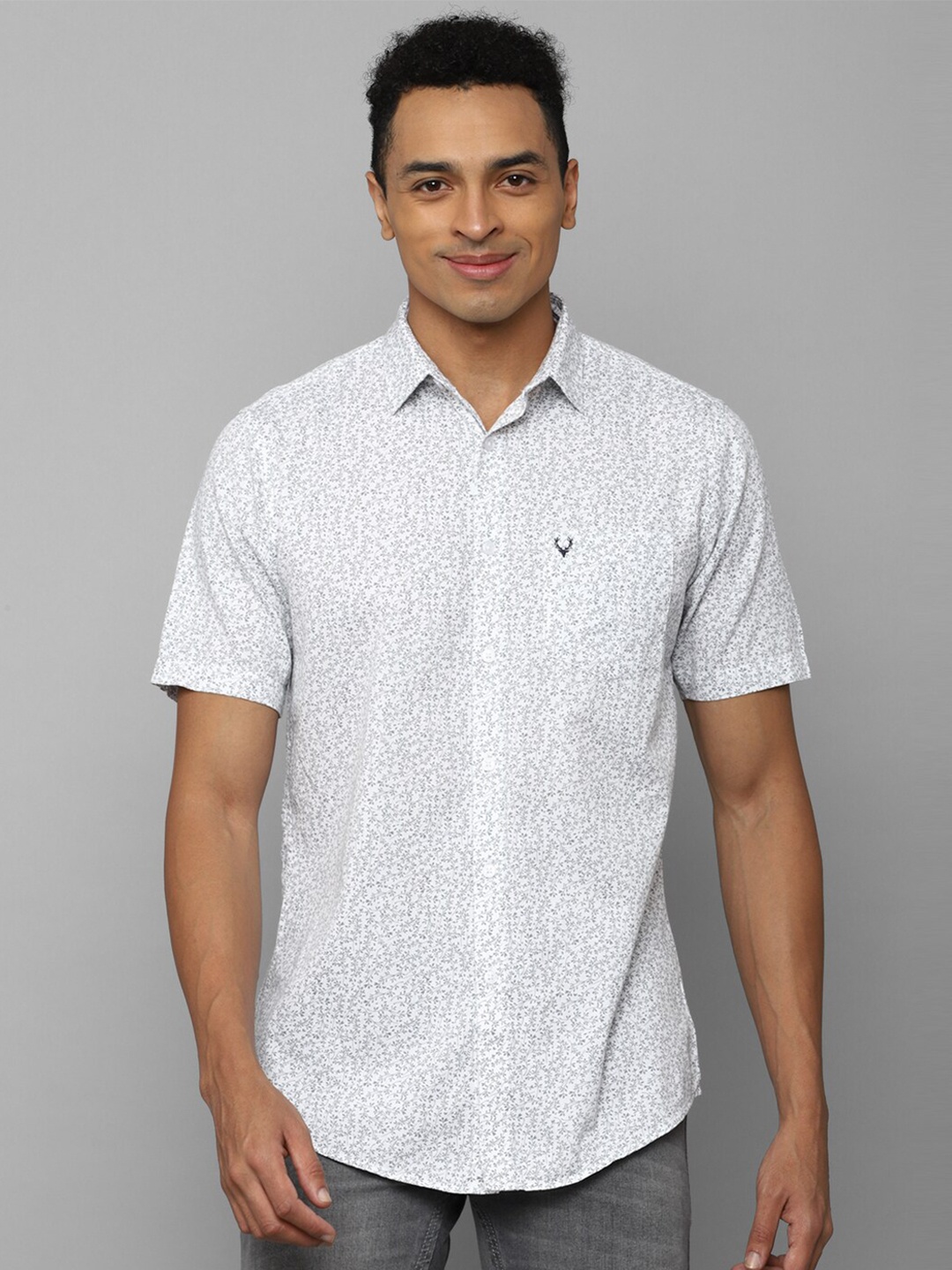 Allen Solly Floral Printed Spread Collar Slim Fit Pure Cotton Casual Shirt, White
Allen Solly Floral Printed Spread Collar Slim Fit Pure Cotton Casual Shirt, White