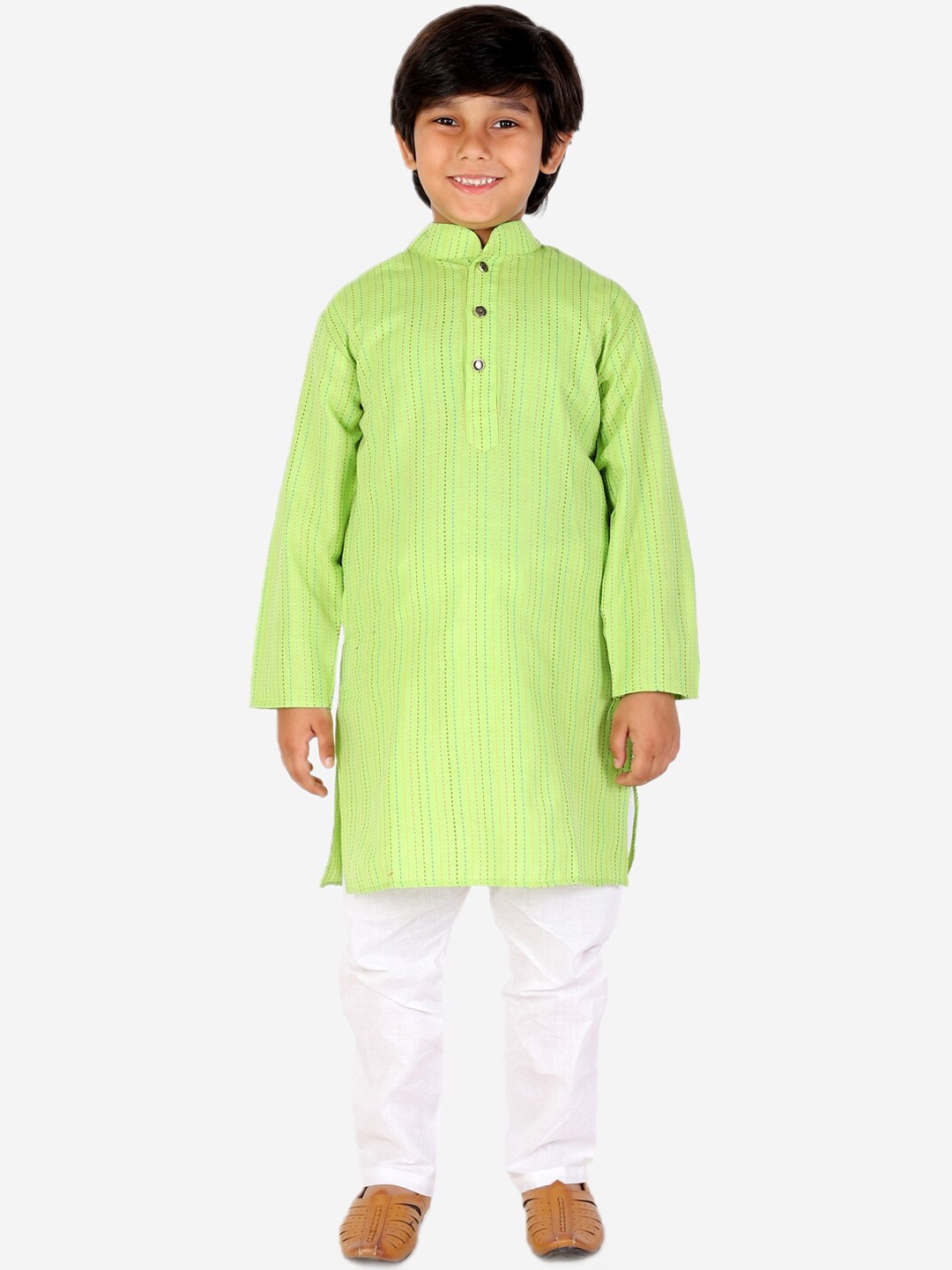Pro-Ethic STYLE DEVELOPER Boys Striped Mandarin Collar Cotton Kurta With Pyjamas, Green
Pro-Ethic STYLE DEVELOPER Boys Striped Mandarin Collar Cotton Kurta With Pyjamas, Green