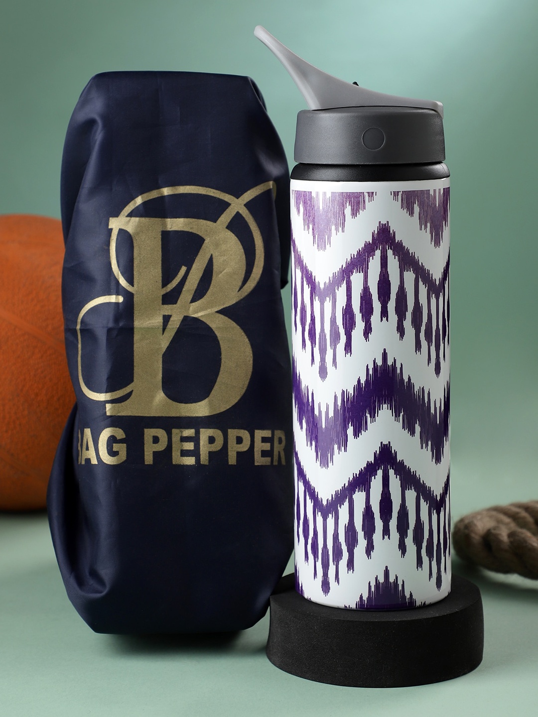 Bag Pepper White Ikkat Printed Water Bottle With Advanced Leak Proof Protection Bag 750 ML
Bag Pepper White Ikkat Printed Water Bottle With Advanced Leak Proof Protection Bag 750 ML