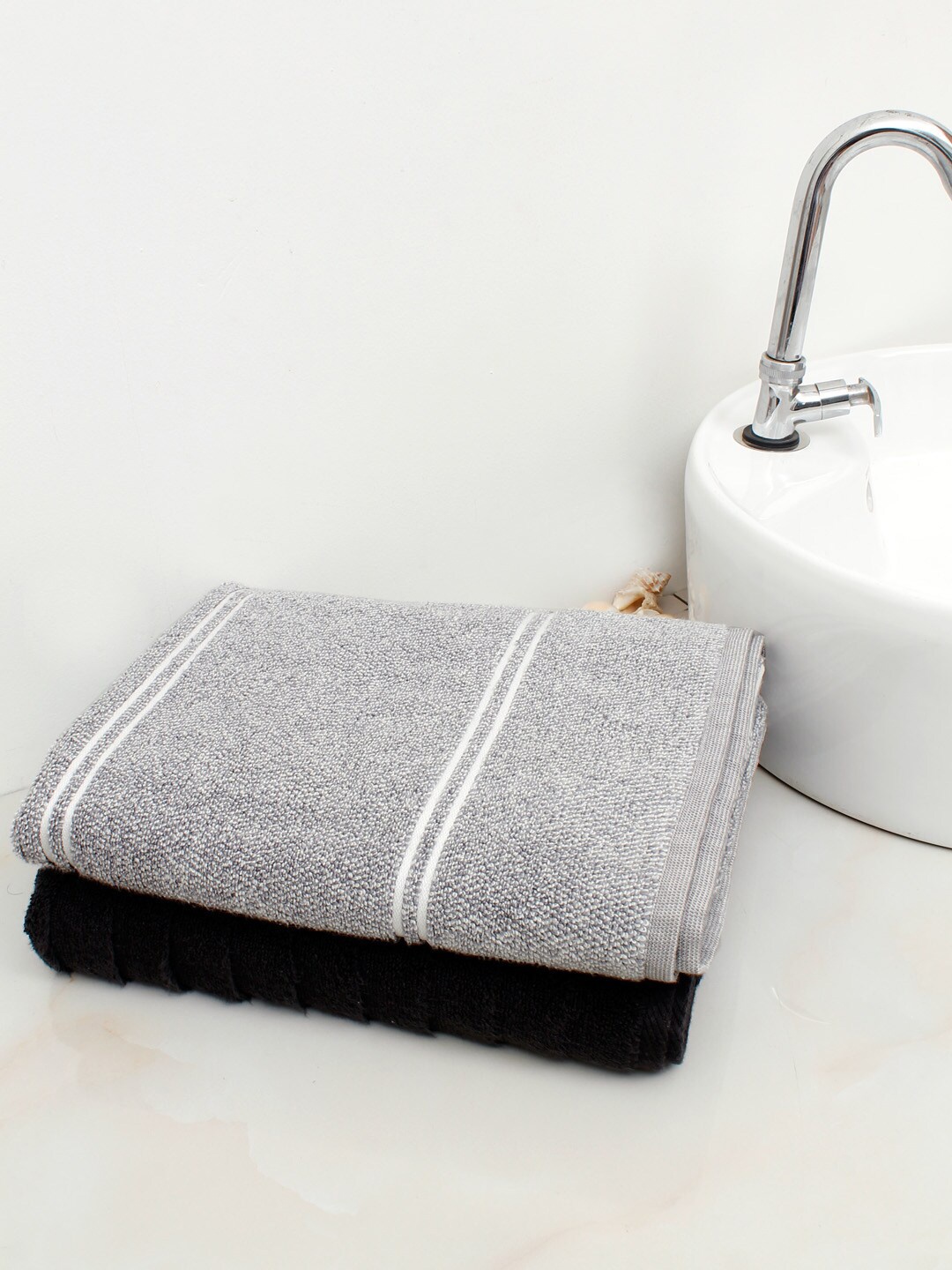 AVI Living Grey & Black 2 Pieces Striped 600 GSM Highly absorbent Pure Cotton Bath Towels
AVI Living Grey & Black 2 Pieces Striped 600 GSM Highly absorbent Pure Cotton Bath Towels