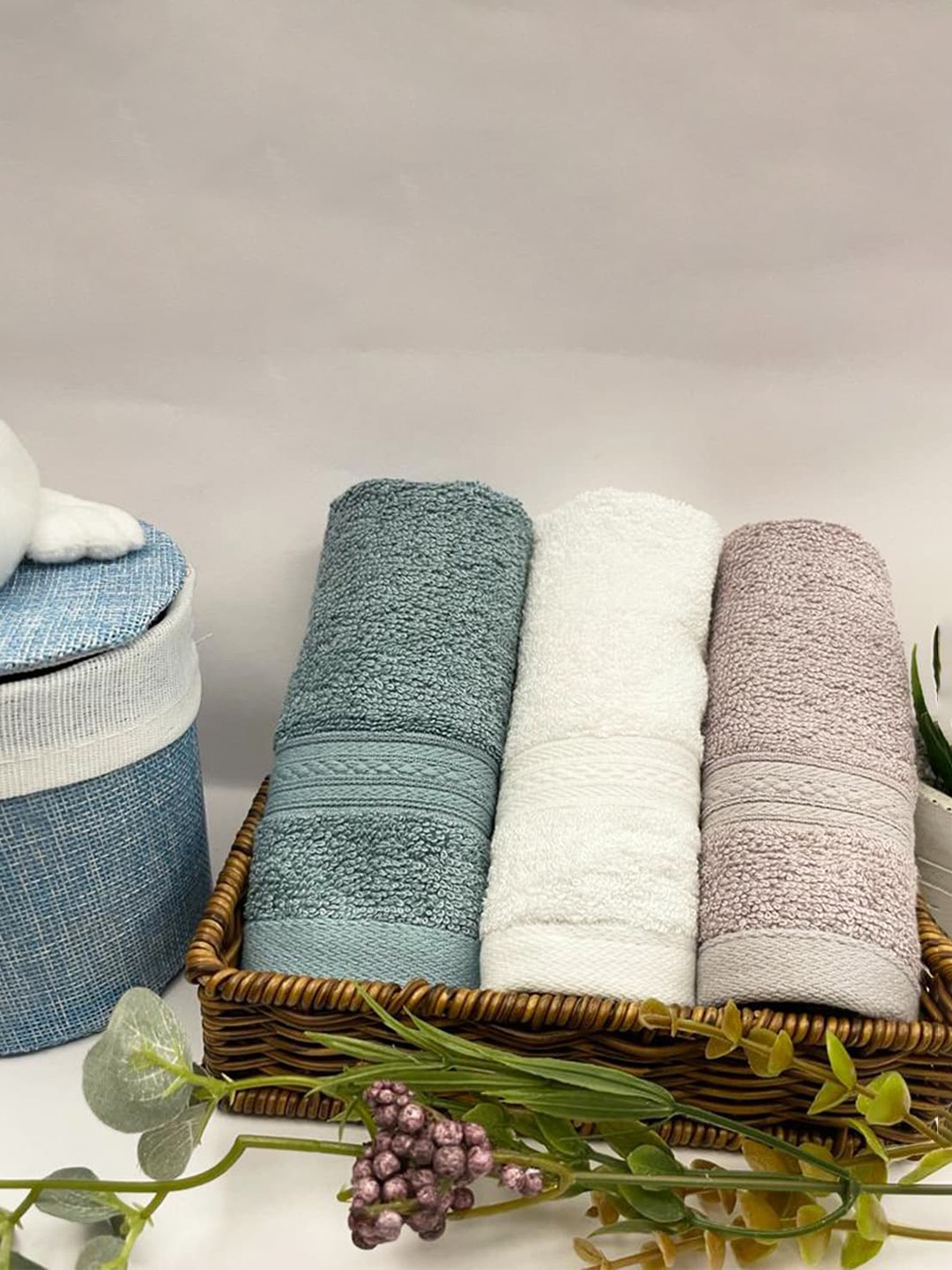 Furbo Blue & White 3-Pcs 600 GSM Pure Bamboo Quick Drying & Antibacterial Face Towels
Furbo Blue & White 3-Pcs 600 GSM Pure Bamboo Quick Drying & Antibacterial Face Towels