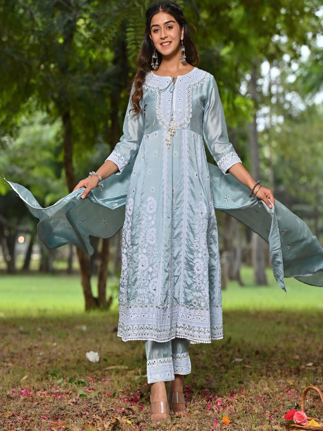 Zolo Label Ethnic Motifs Embroidered Chanderi Silk Kurta with Palazzos & Dupatta, Blue 
Zolo Label Ethnic Motifs Embroidered Chanderi Silk Kurta with Palazzos & Dupatta, Blue
