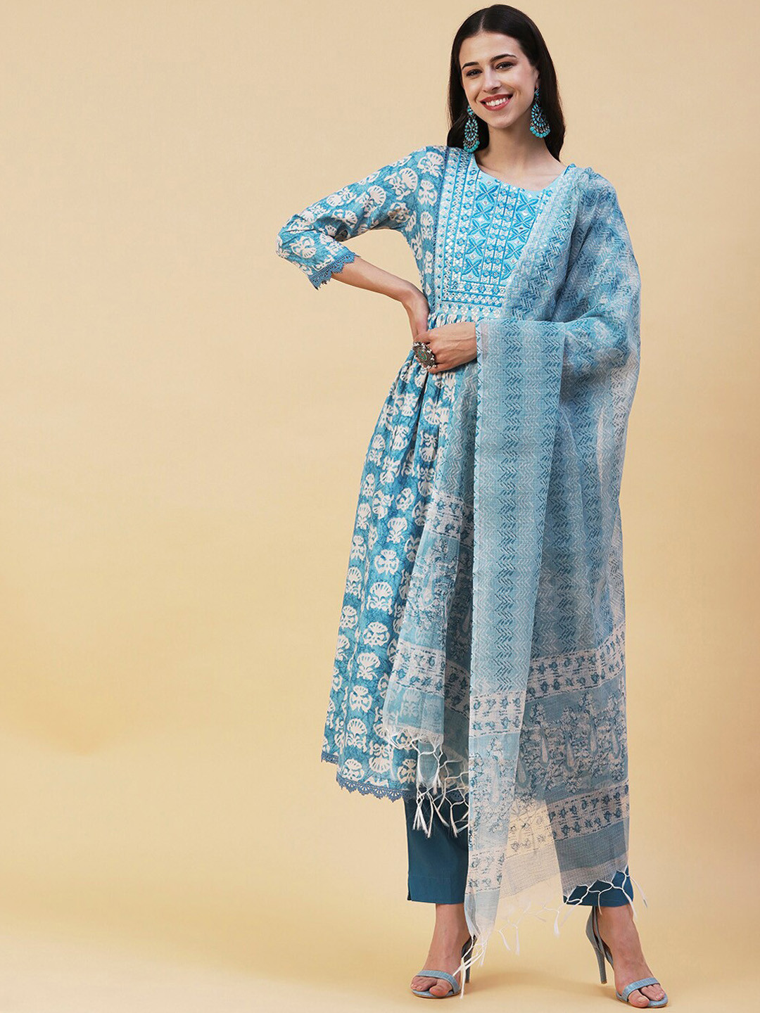 FASHOR Floral Printed Mirror Work A-Line Pure Cotton Kurta with Trousers & Dupatta, Blue
FASHOR Floral Printed Mirror Work A-Line Pure Cotton Kurta with Trousers & Dupatta, Blue