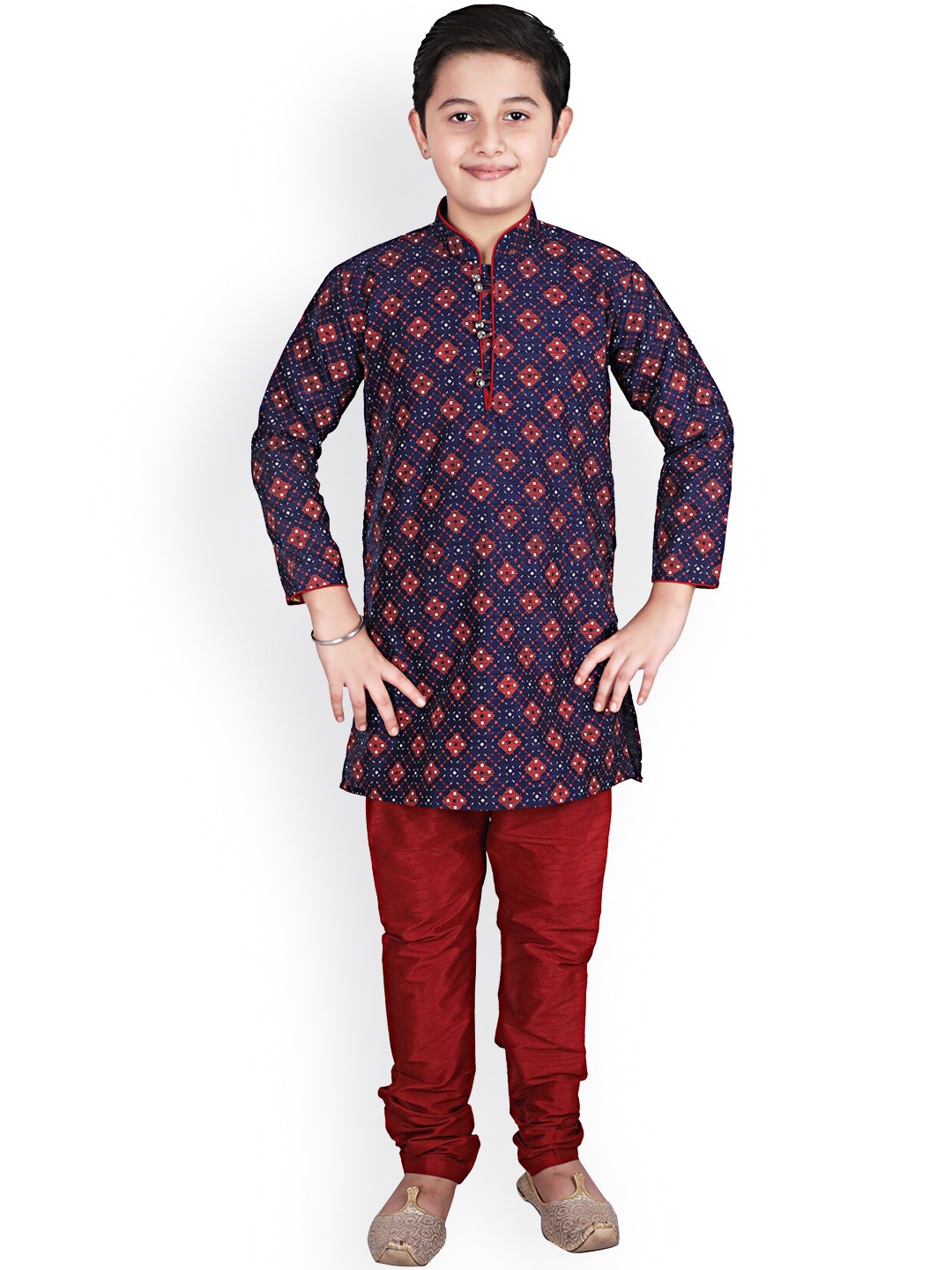 Pro-Ethic STYLE DEVELOPER Boys Ethnic Motifs Printed Kurta with Pyjamas, Navy blue
Pro-Ethic STYLE DEVELOPER Boys Ethnic Motifs Printed Kurta with Pyjamas, Navy blue