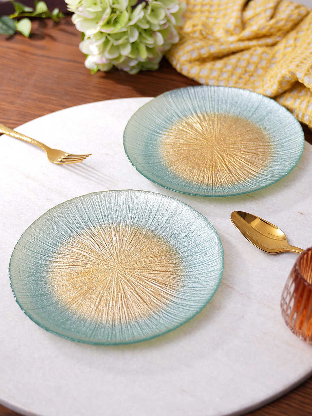 Pure Home and Living Blue 2 Pieces Radial Gradient Textured Glass Glossy Dessert Plates
Pure Home and Living Blue 2 Pieces Radial Gradient Textured Glass Glossy Dessert Plates