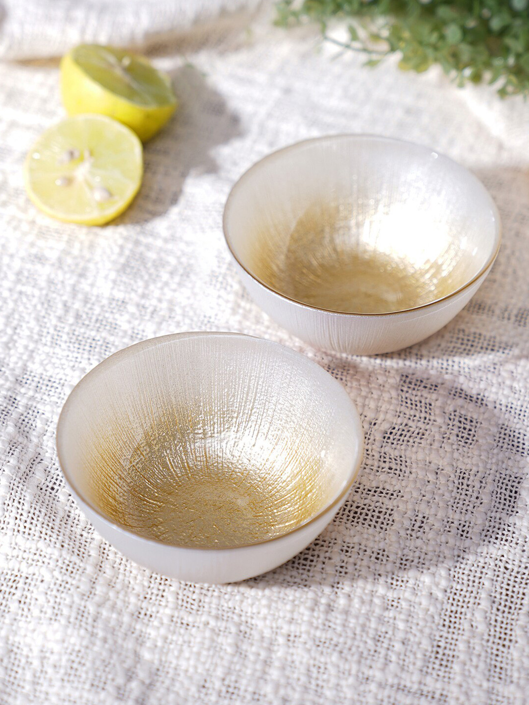 Pure Home and Living White & Gold Toned 2 Pieces Radial Gradient Textured Glass Bowls
Pure Home and Living White & Gold Toned 2 Pieces Radial Gradient Textured Glass Bowls