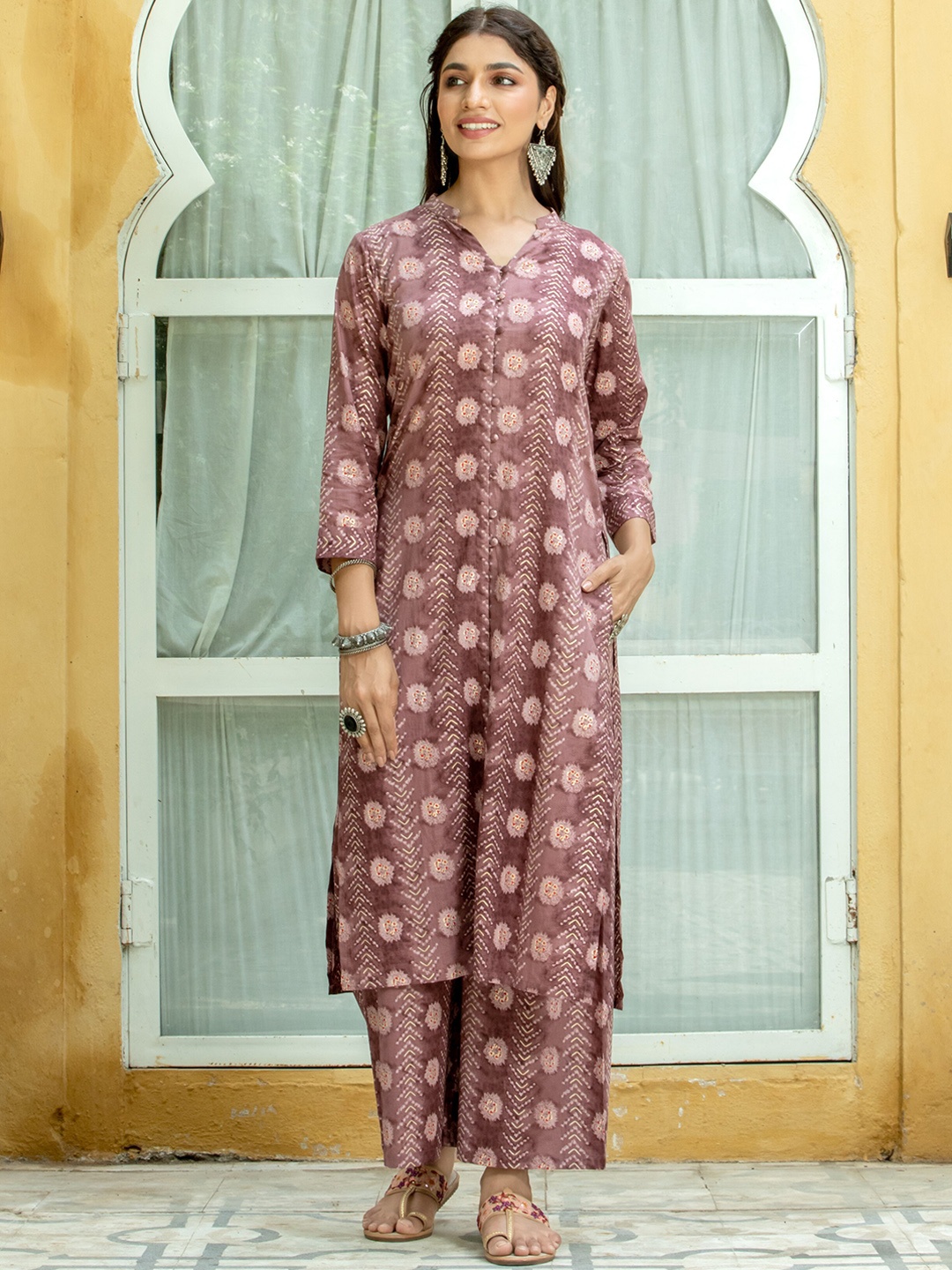 Kohsh Ethnic Motifs Printed Thread Work Pure Cotton Straight Kurta with Palazzos, Mauve
Kohsh Ethnic Motifs Printed Thread Work Pure Cotton Straight Kurta with Palazzos, Mauve