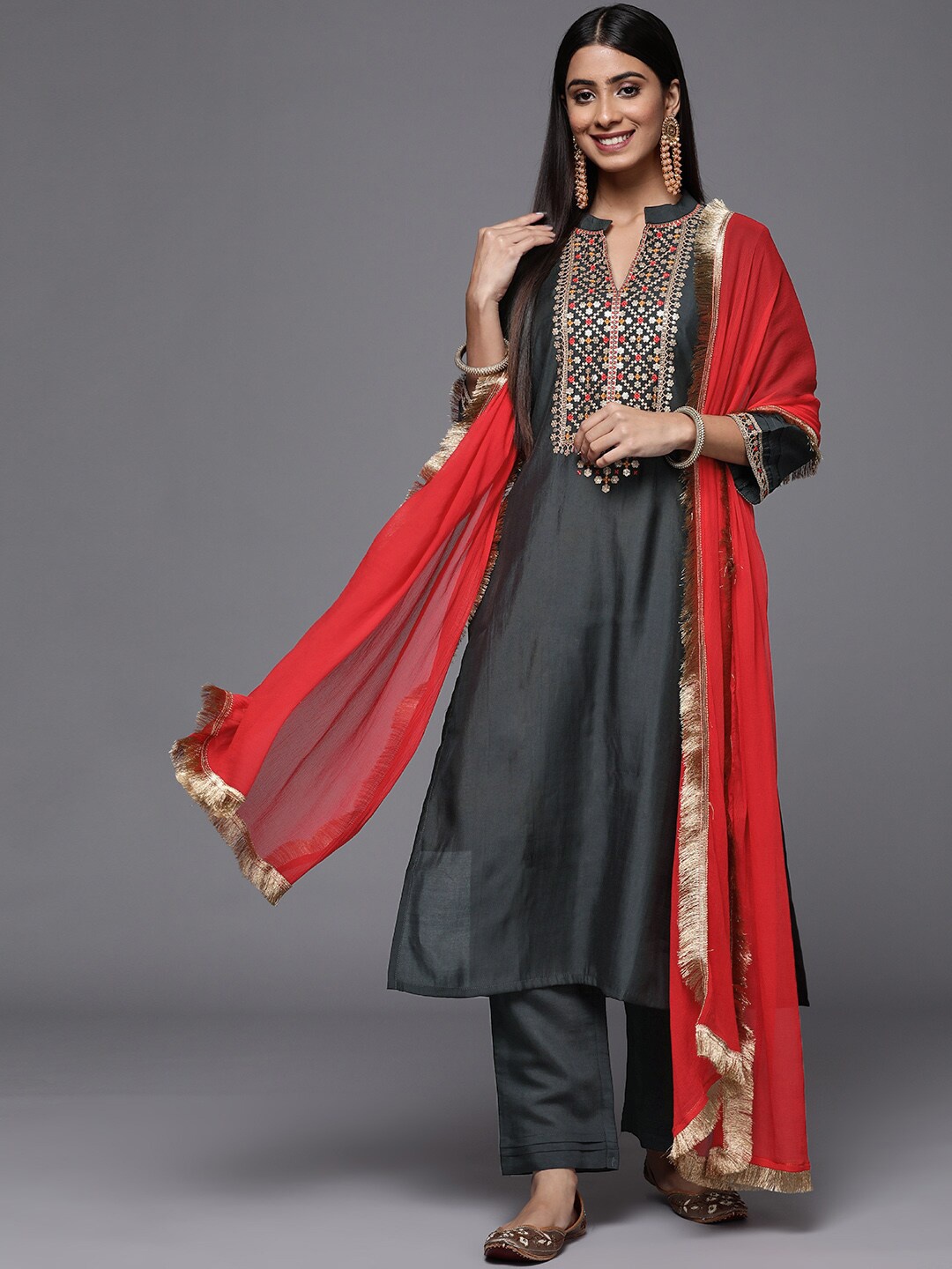 Varanga Ethnic Motifs Embroidered Sequinned Kurta with Trousers & Dupatta, Grey
Varanga Ethnic Motifs Embroidered Sequinned Kurta with Trousers & Dupatta, Grey