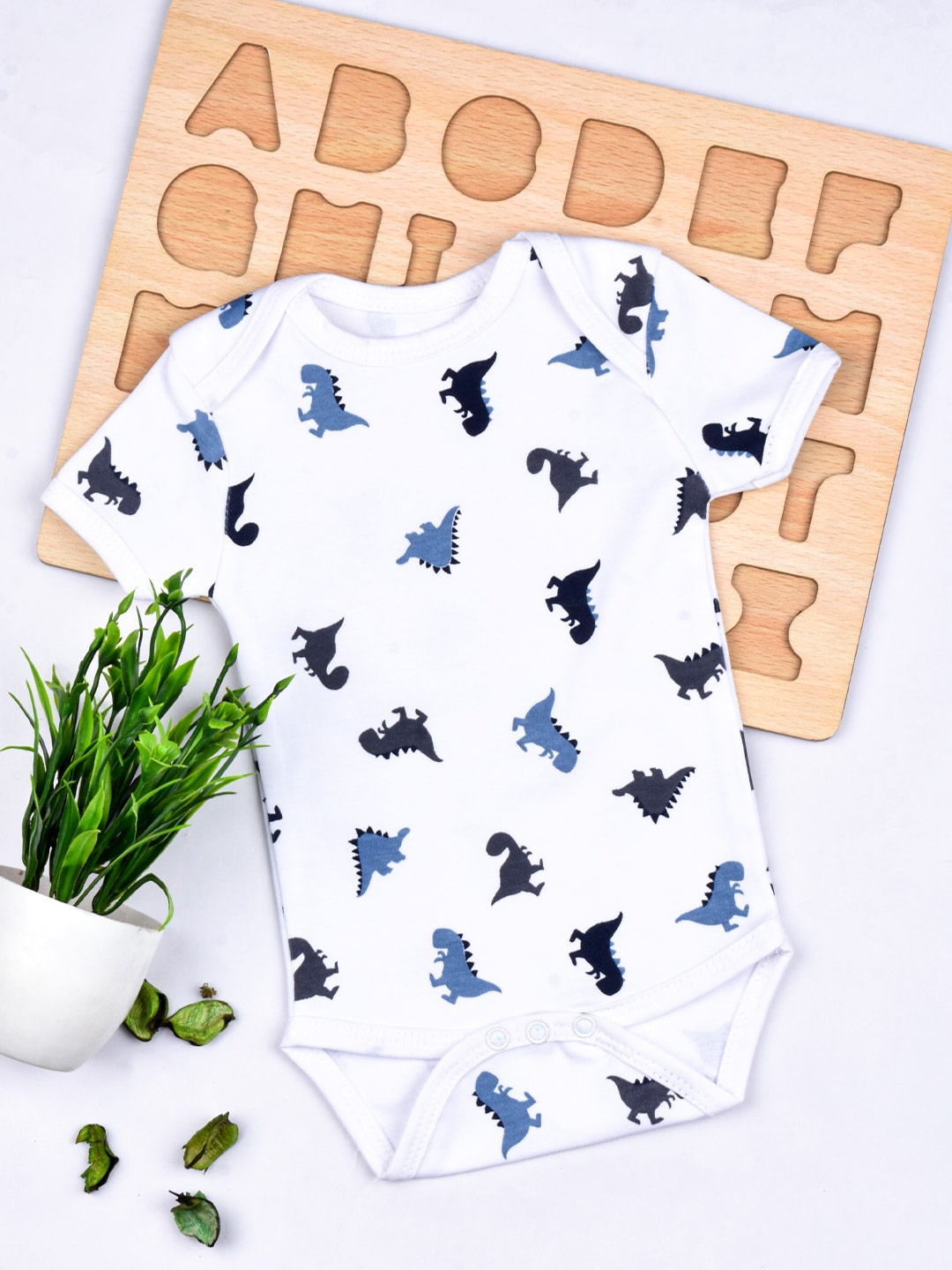 Moms Home Infant Kids Printed Organic Cotton Envelope Neck Short Sleeves Bodysuit, White
Moms Home Infant Kids Printed Organic Cotton Envelope Neck Short Sleeves Bodysuit, White