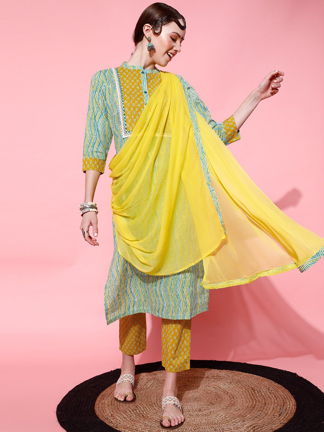 indo street Chevron Printed Mandarin Collar Pure Cotton Kurta with Trousers with Dupatta, Green
indo street Chevron Printed Mandarin Collar Pure Cotton Kurta with Trousers with Dupatta, Green