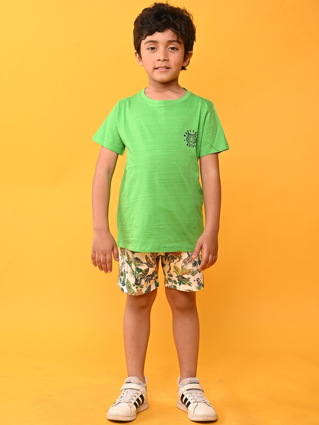 Anthrilo Boys Round Neck Pure Cotton Short Sleeves T-shirt with Shorts Clothing Set, Green
Anthrilo Boys Round Neck Pure Cotton Short Sleeves T-shirt with Shorts Clothing Set, Green