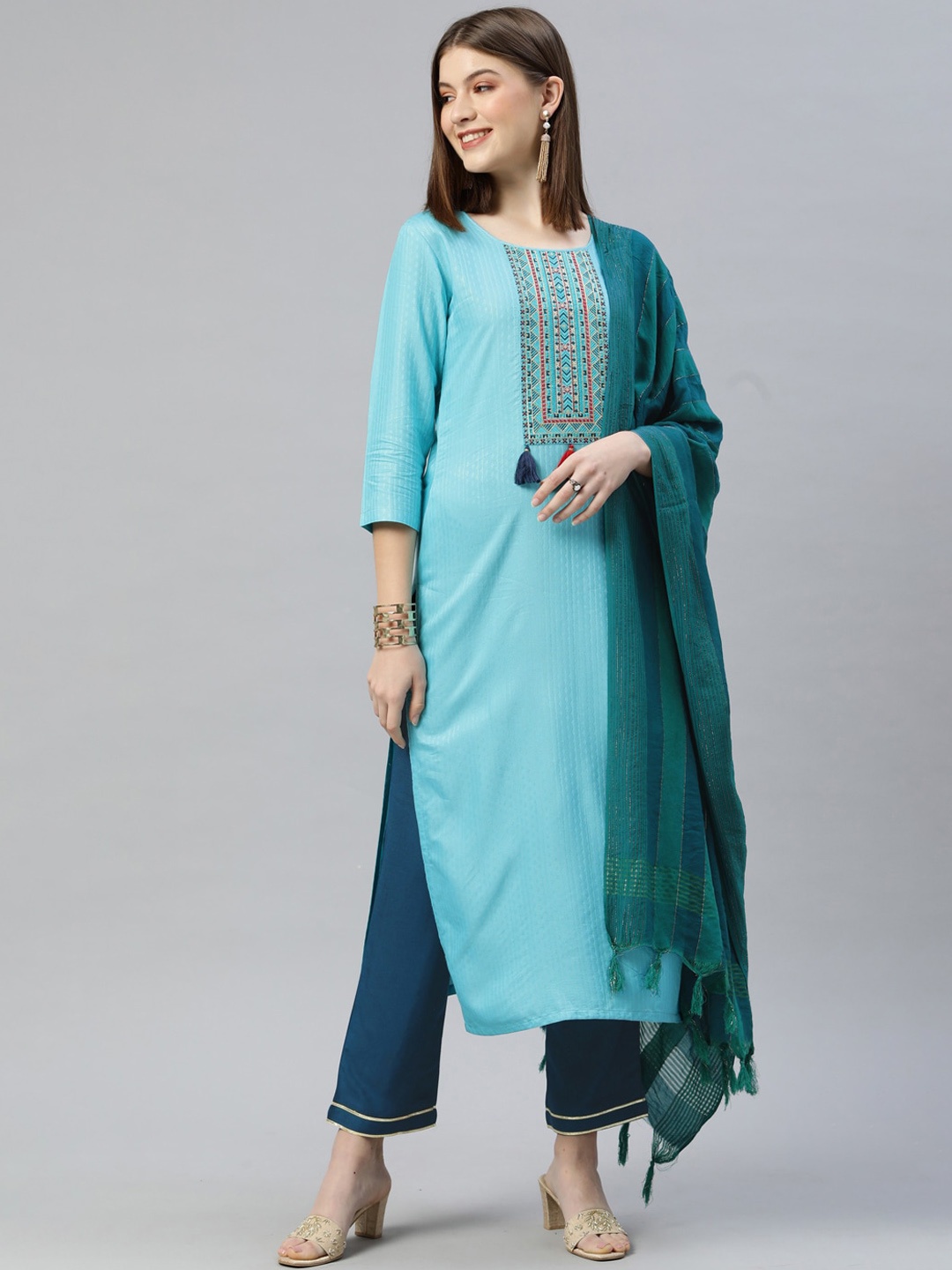 BESUCHER Ethnic Motifs Yoke Design Pure Cotton Kurta With Trousers & Dupatta, Turquoise blue
BESUCHER Ethnic Motifs Yoke Design Pure Cotton Kurta With Trousers & Dupatta, Turquoise blue