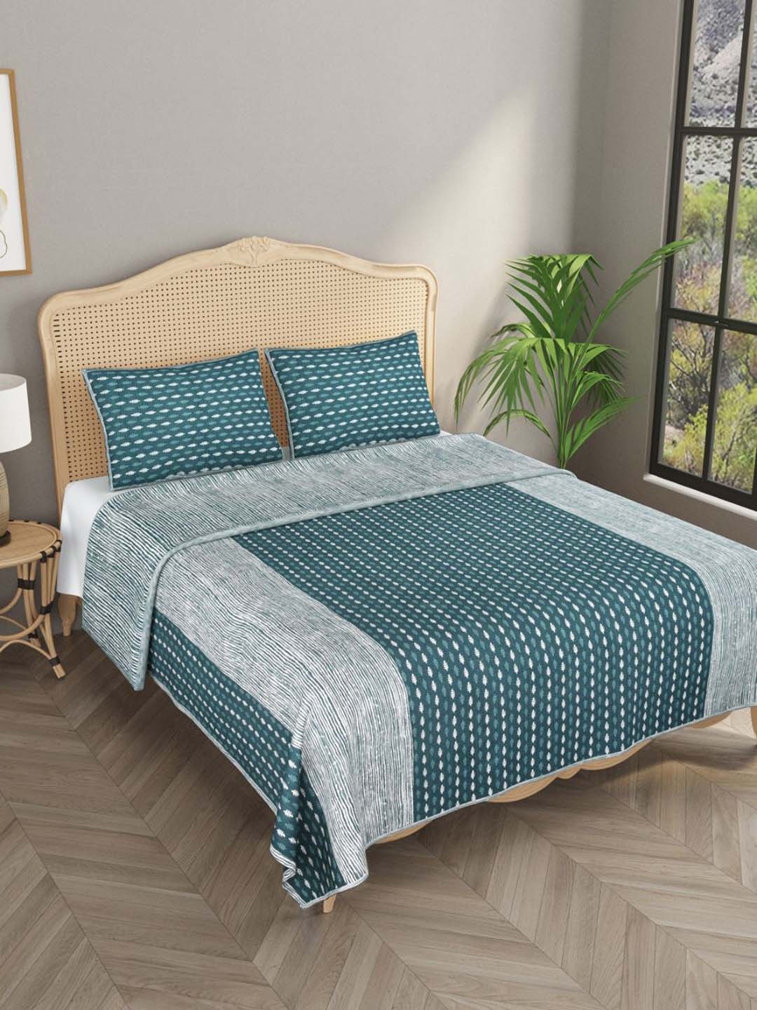Gulaab Jaipur Green & White Printed 500 TC Cotton Double King Reversible Quilted Bedcover With 2 Pillow Covers
Gulaab Jaipur Green & White Printed 500 TC Cotton Double King Reversible Quilted Bedcover With 2 Pillow Covers
